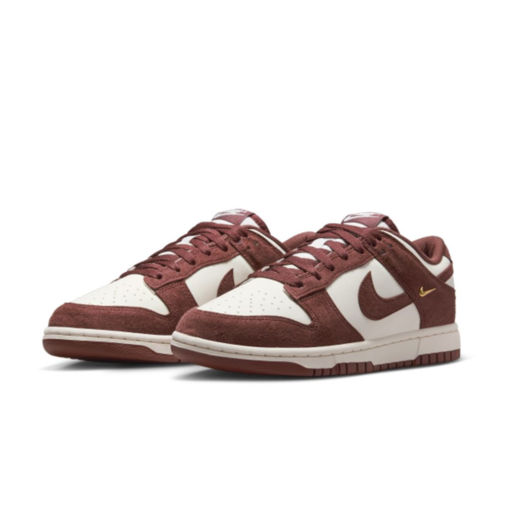 W Nike Dunk Low 麂皮磚紅金小勾 IB4417-104