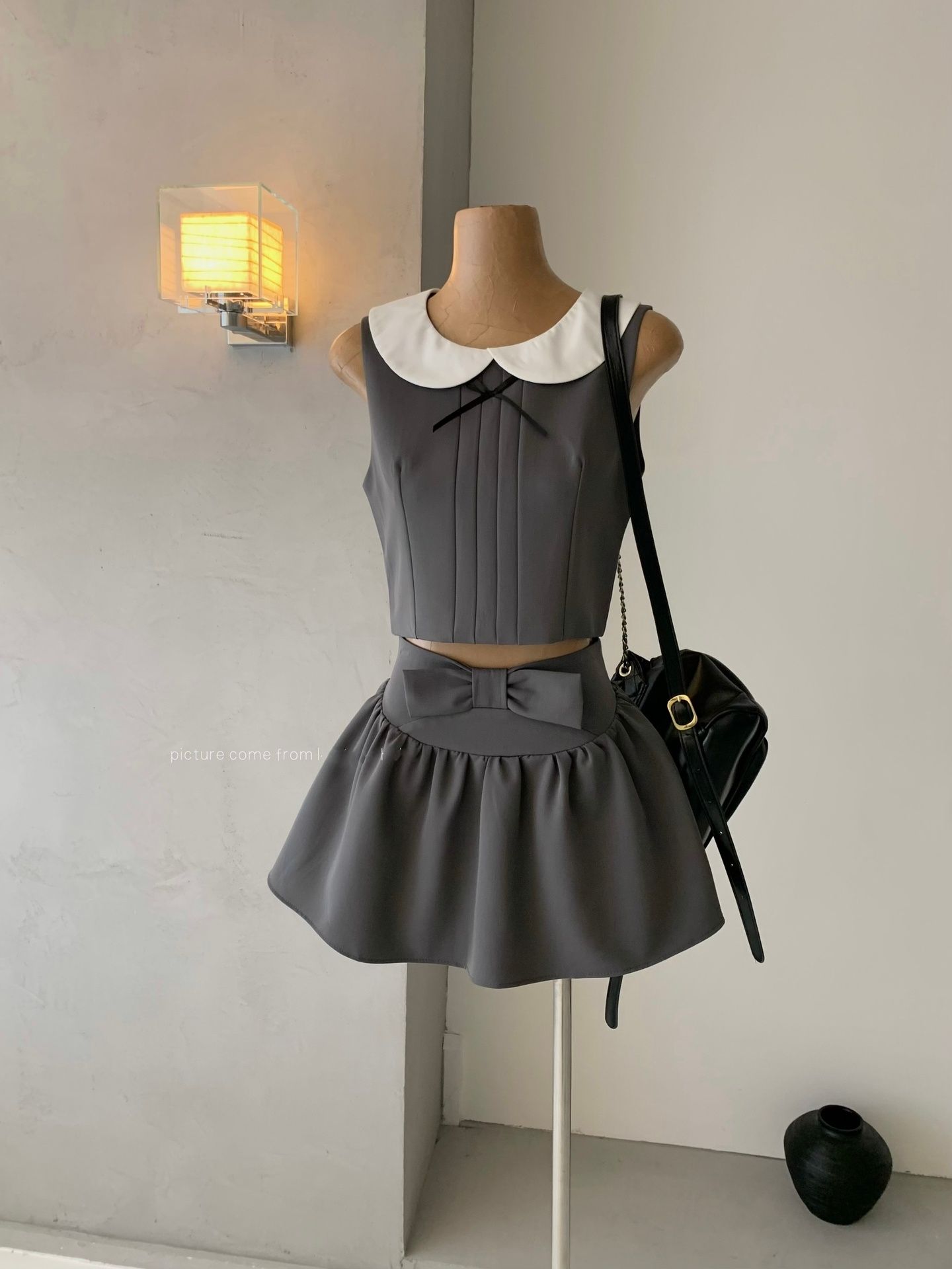 韓系撞色短版上衣+高腰短裙兩件套裝