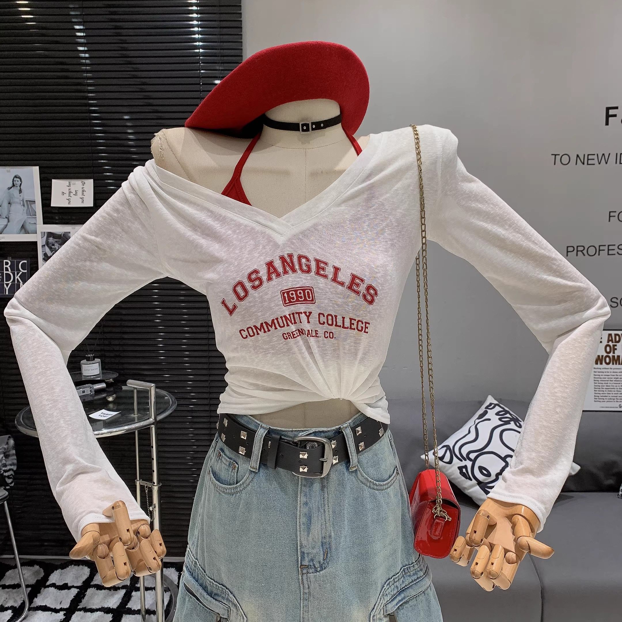 慵懶風字母長袖上衣+掛脖背心兩件套裝