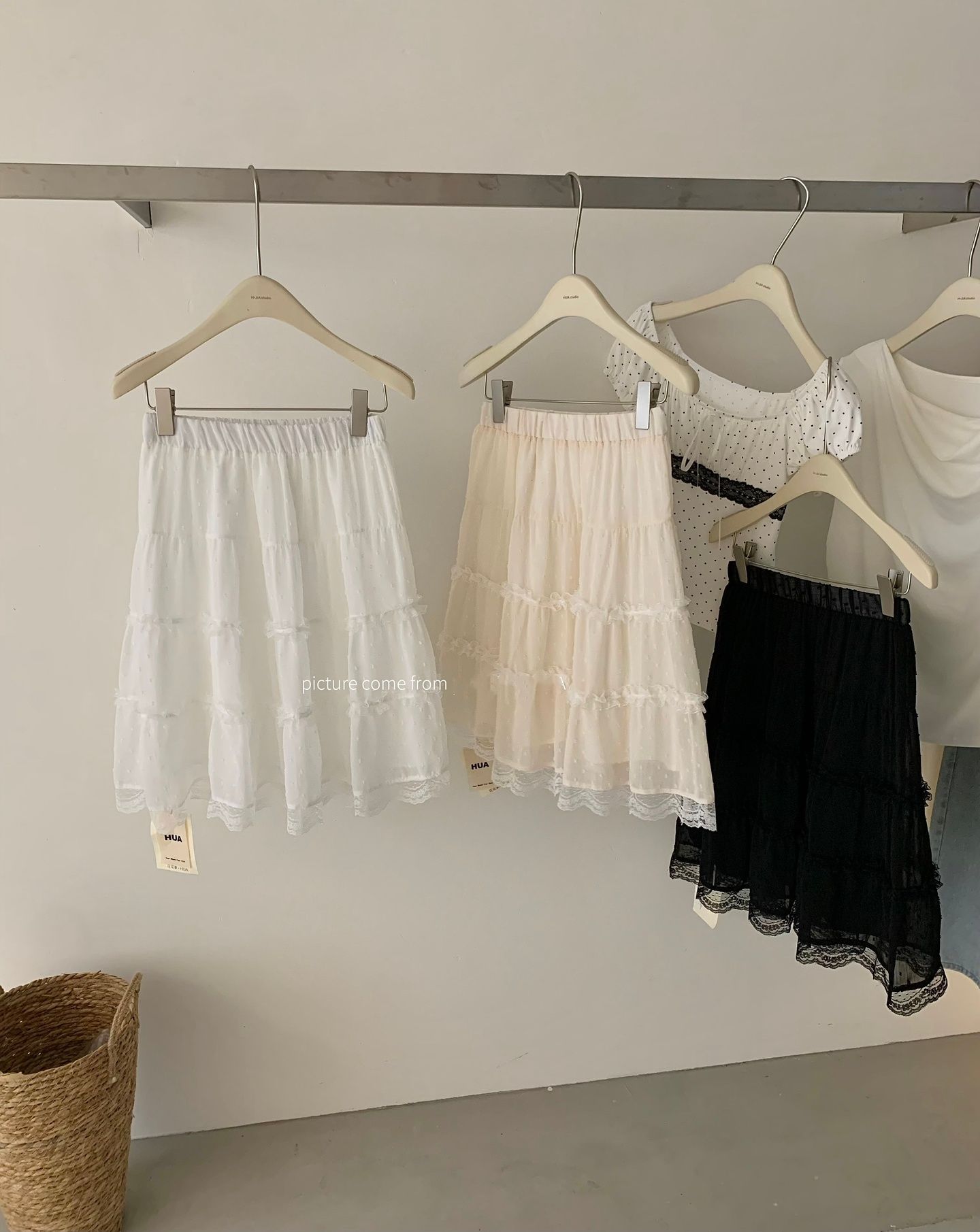 韓系蕾絲拼接高腰半身裙