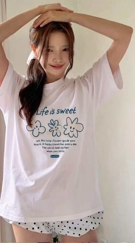 🛒塗鴉笑臉小花寬鬆棉T