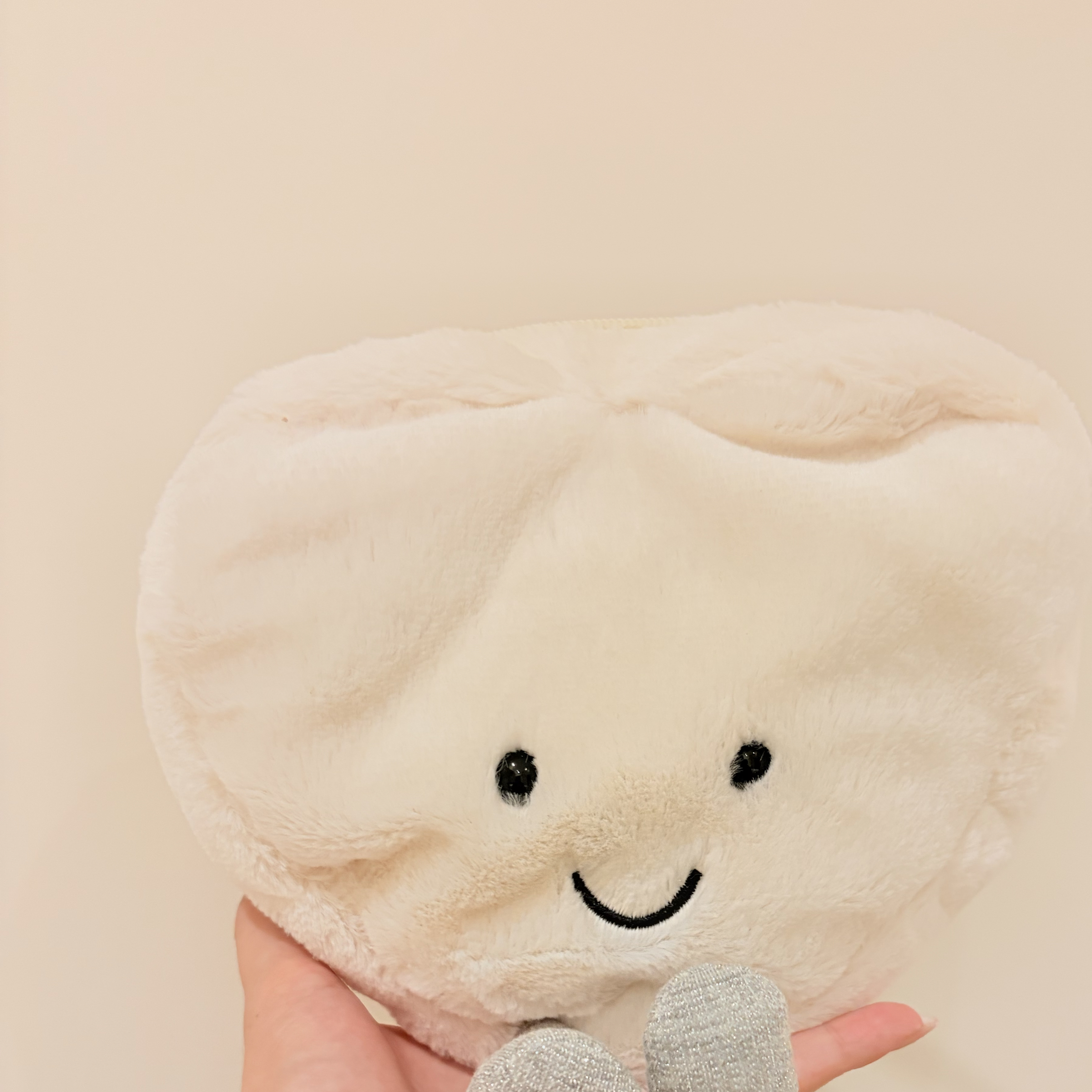 （已退休）Jellycat 白色愛心斜背包 Amuseables Cream Heart Bag