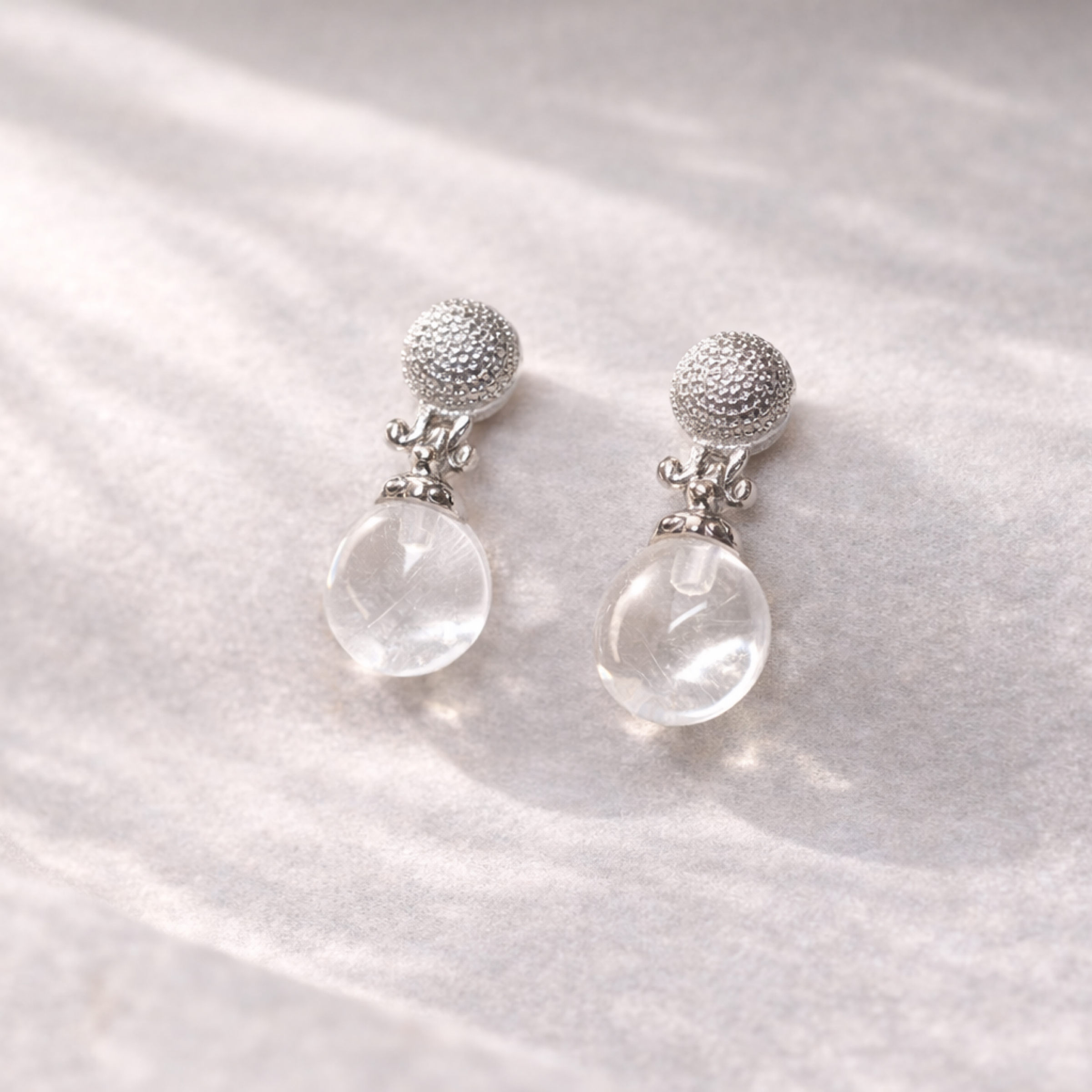 ［泡泡仙女🫧］白水晶耳釘 小垂墜