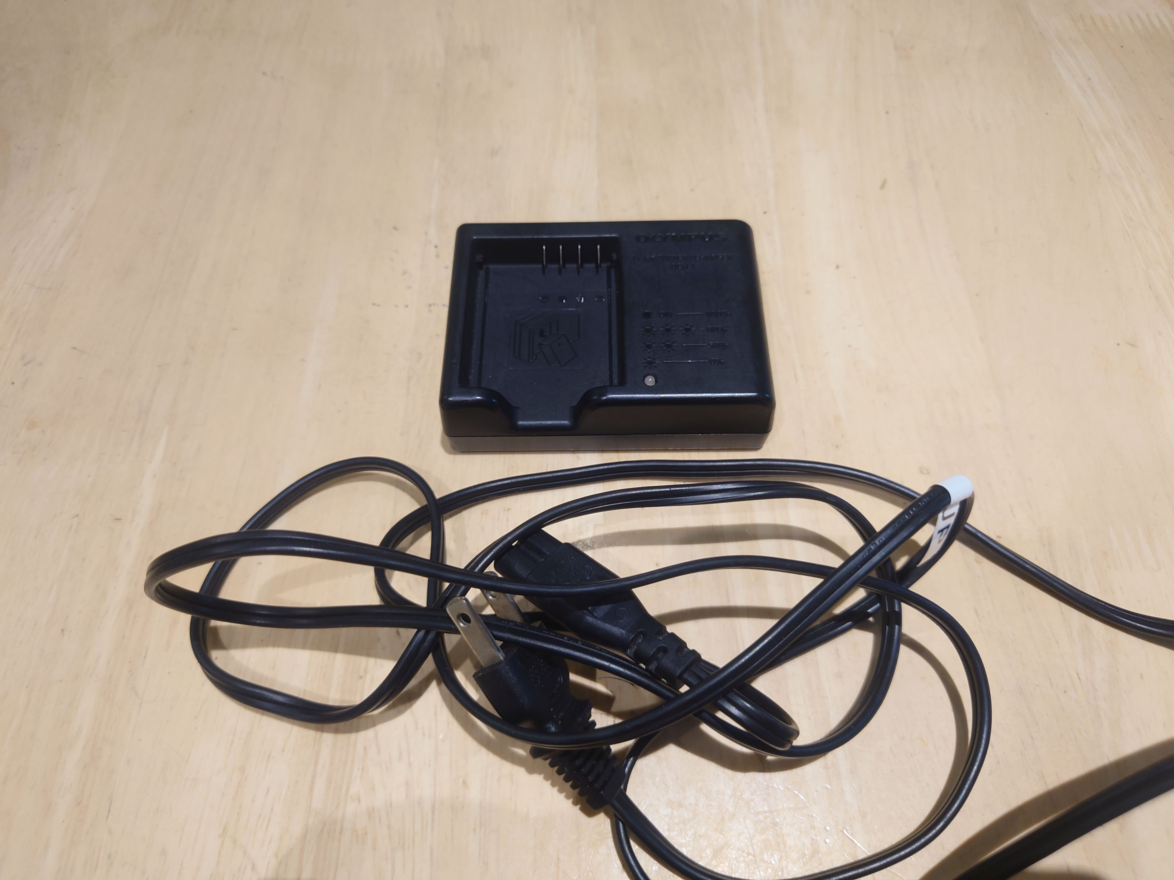 Olympus BCH-1 充電器