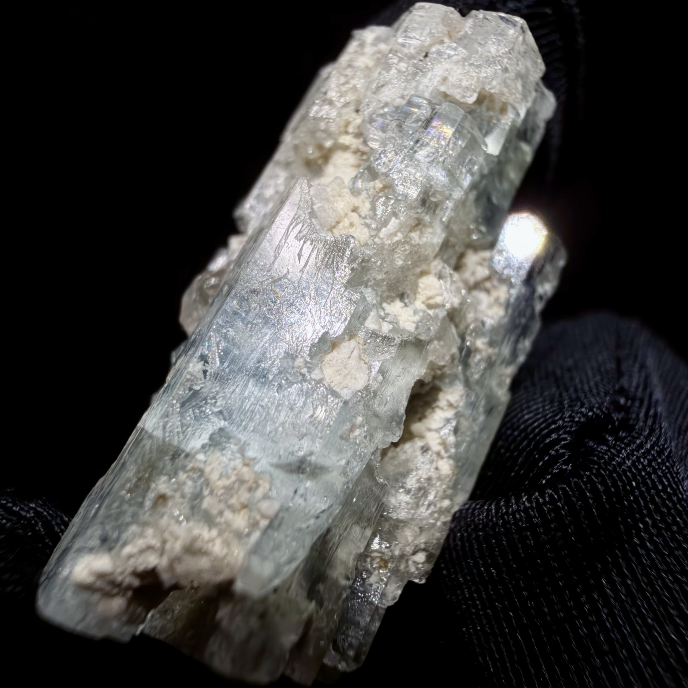 巴基斯坦 ‧ 溶蝕海藍寶標本