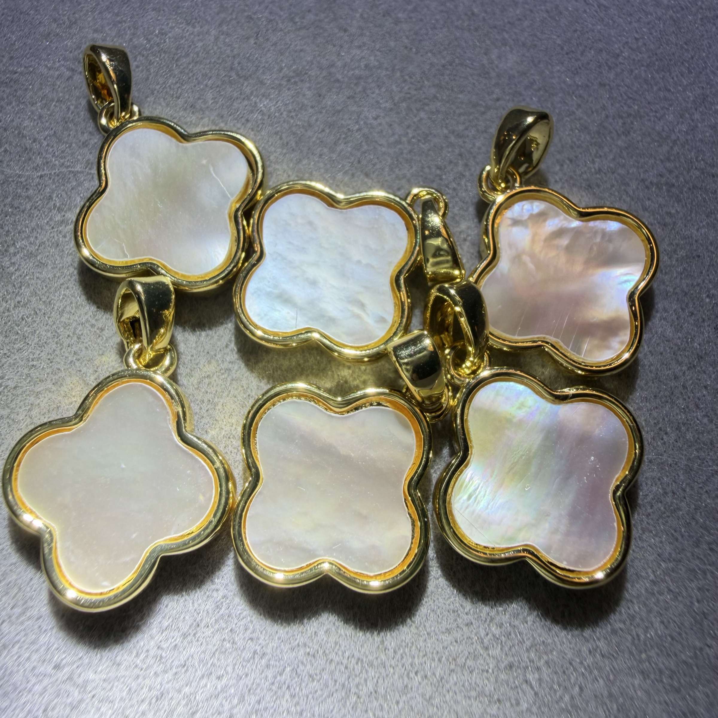 「飾品」 然彩蝶貝 ＆ 鋯石生命樹吊墜 2顆起拍！