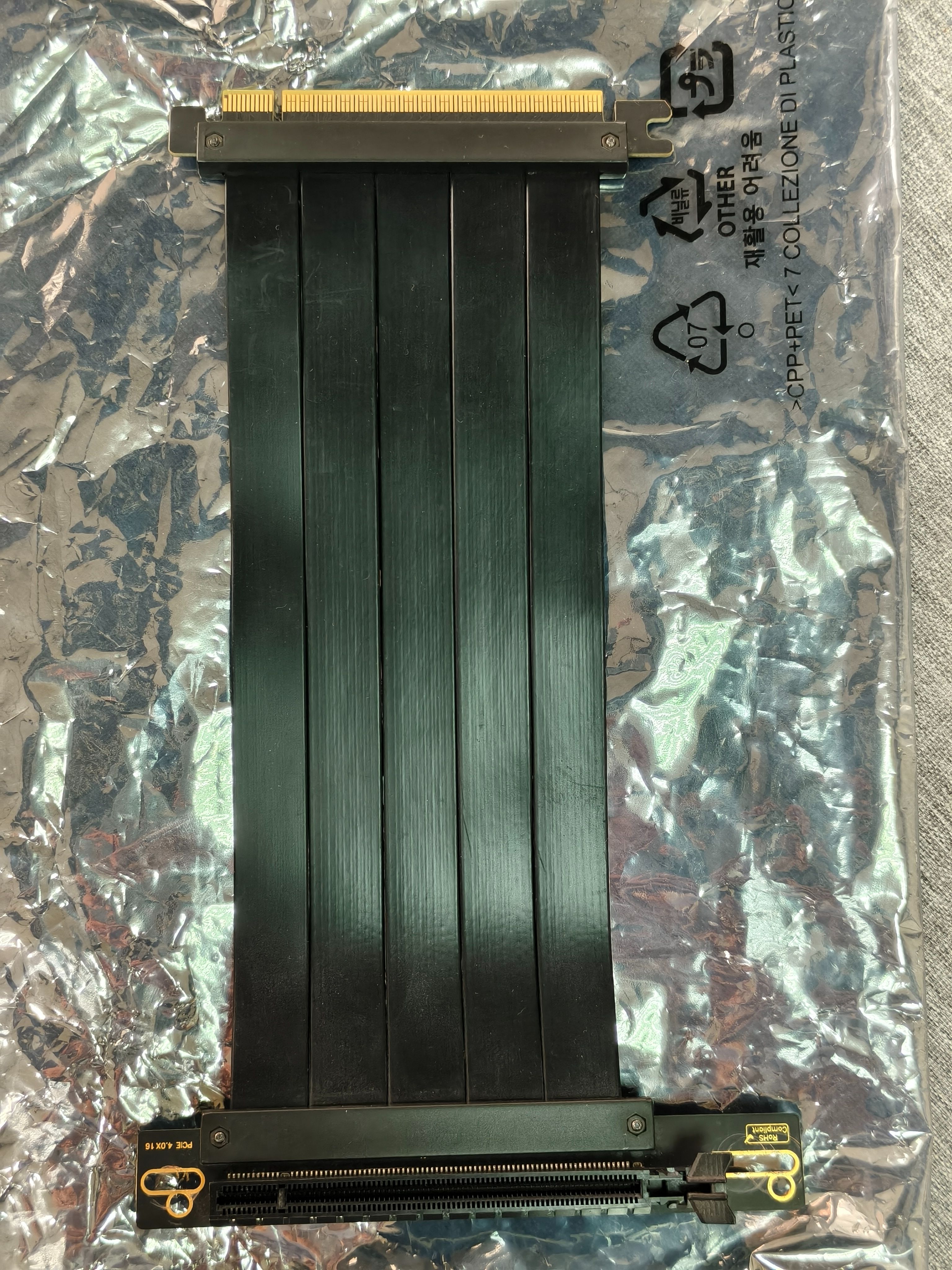 PCIE 4.0 顯卡延長線 20公分 90度