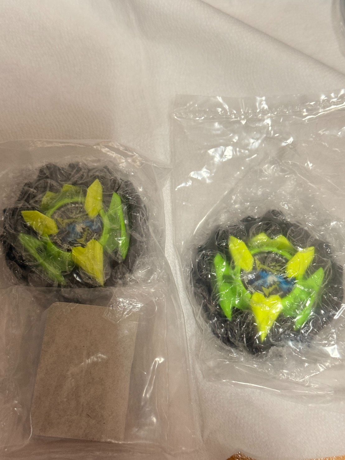 BeybladeX戰鬥陀螺（多款） 外盒在運送過程中難免會有些微小損傷，但內容物皆為全新未使用，不影響商品本身狀況