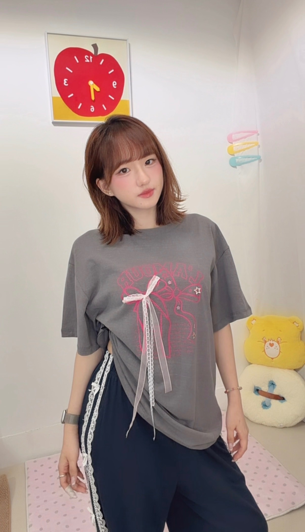 [正韓] 韓系慵懶｜立體星星＆蕾絲蝴蝶結．落肩短袖 T-shirt