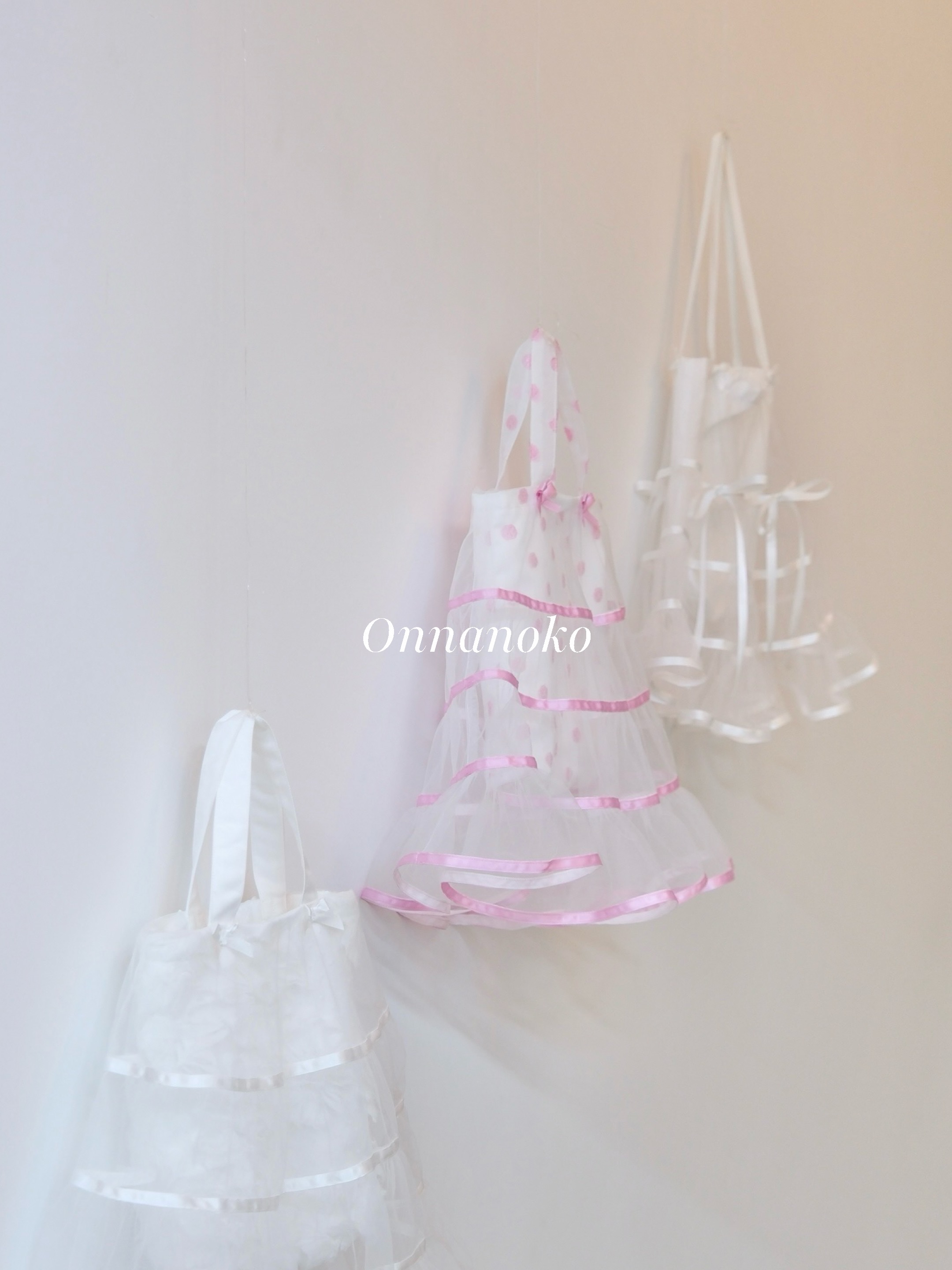 ONNANOKO / 雲擺 — 系列澎澎紗手提包