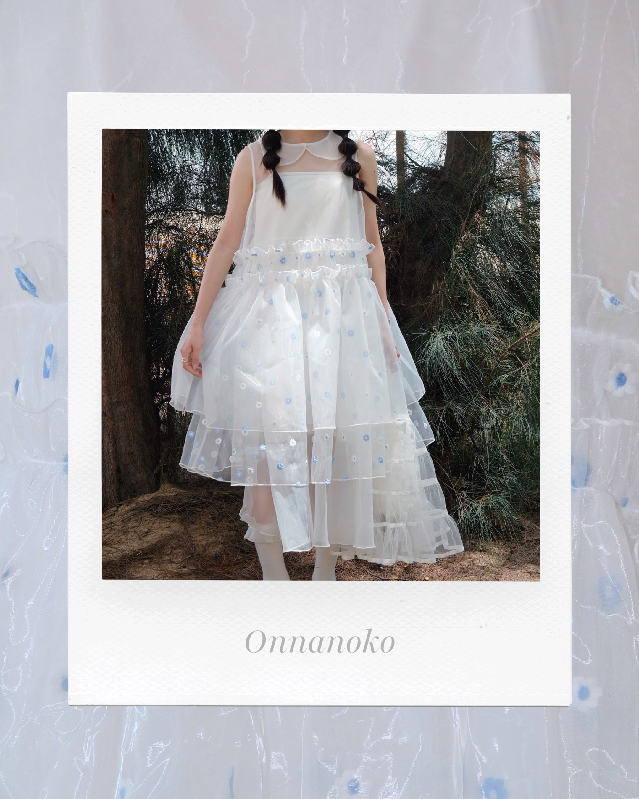 ONNANOKO / 春拂 01 — 被風吹過的春被  日系霧嶼花領清雅層疊透紗連身裙（附府綢棉背心襯裙）