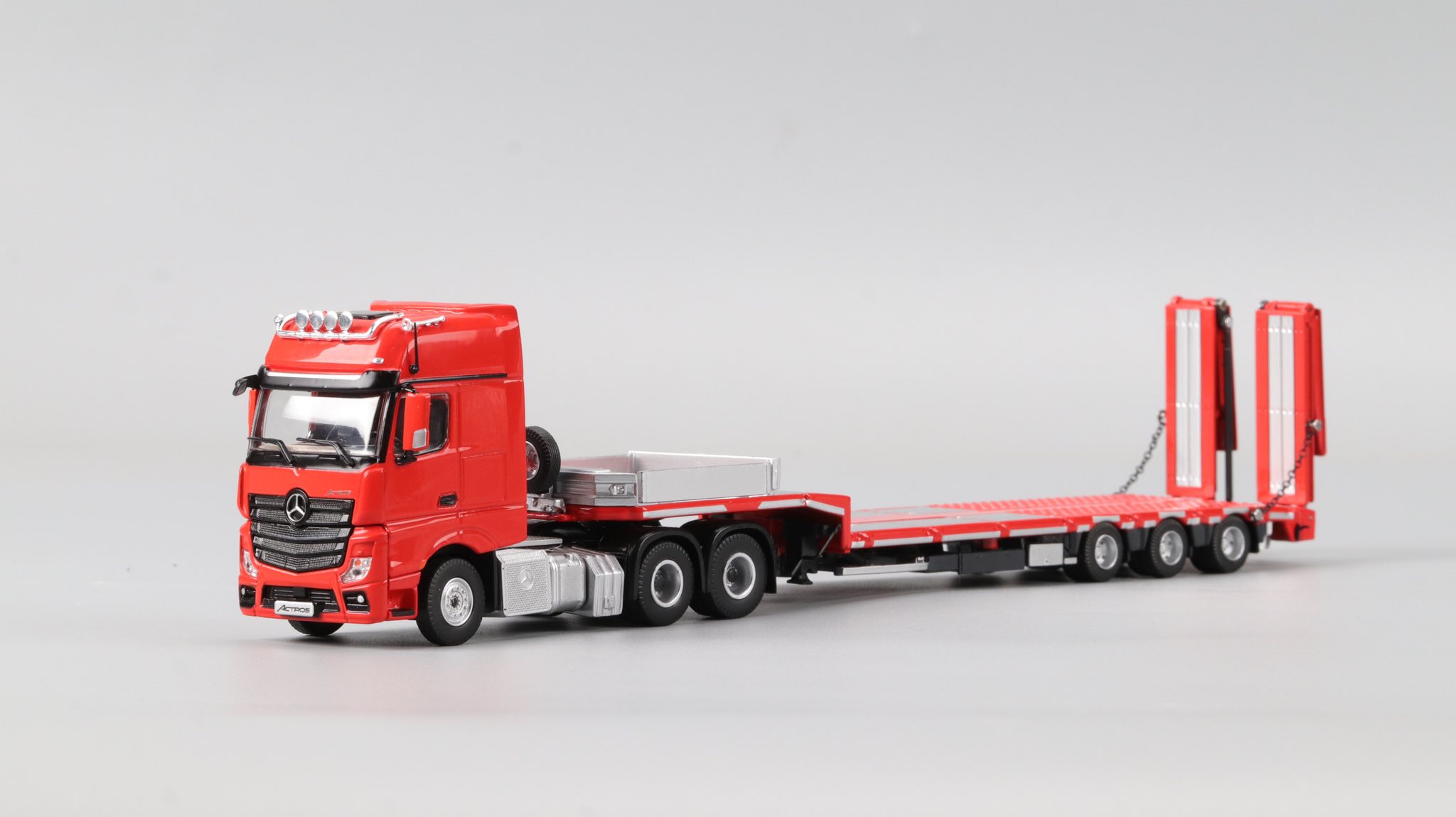 Perka 1/64 賓士平板運輸拖車 橘色