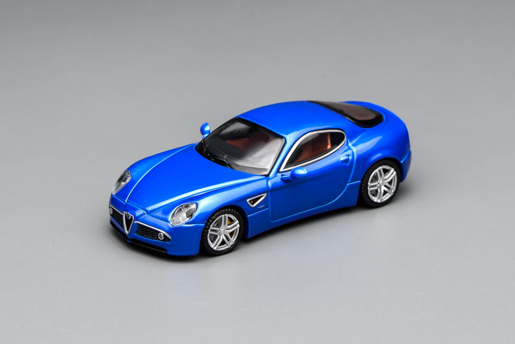 MOTORHELIX Alfa Romeo 8C 藍