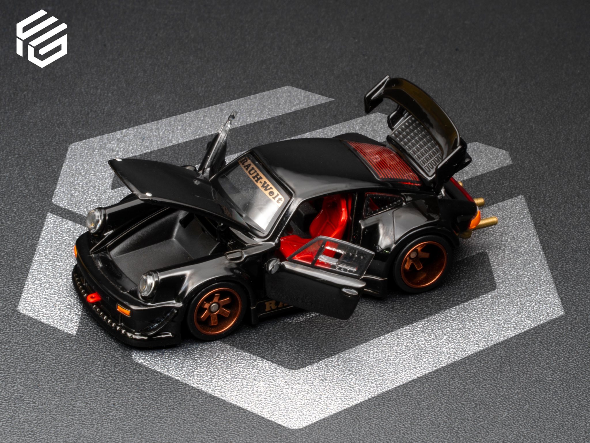 FG 1/64 RWB930 合金全開