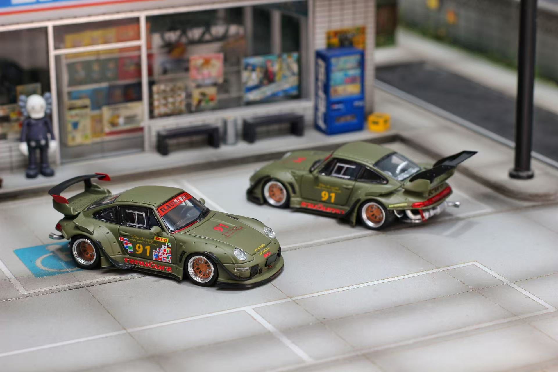 SW 1/64 保時捷 RWB 993 消光綠塗裝 低尾翼
