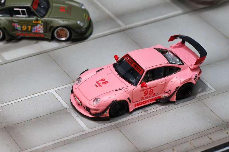 SW 1:64 RWB 993 粉色塗裝 