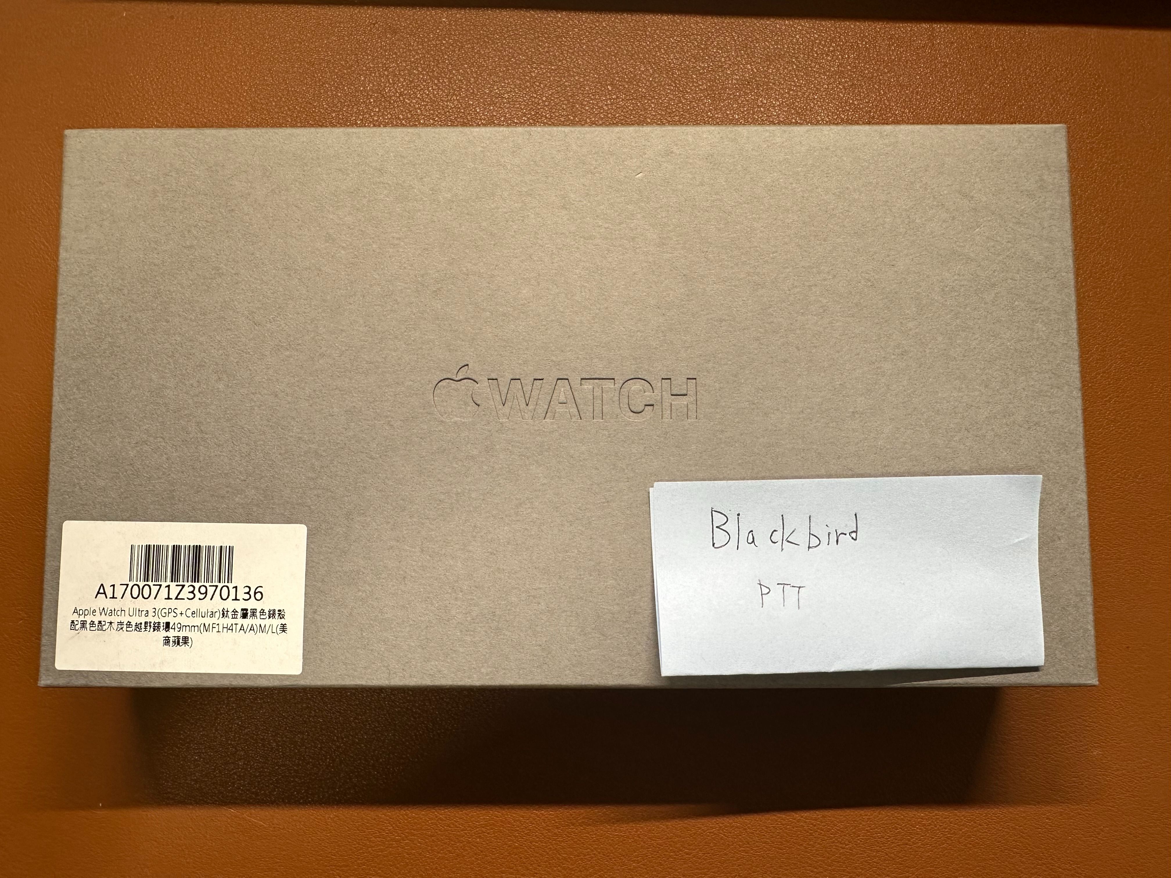 Apple Watch Ultra 3 GPS + LTE 49mm 黑色鈦 錶殼搭配黑色配木炭色越野錶環