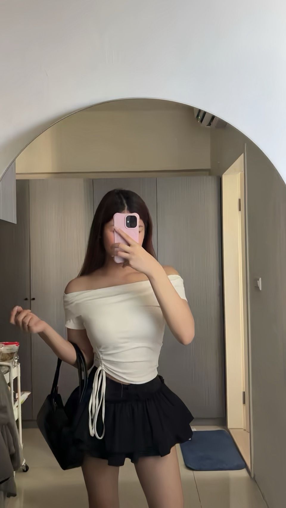 （現貨） ｜HSUCH closet｜側抽繩一字上衣#Top