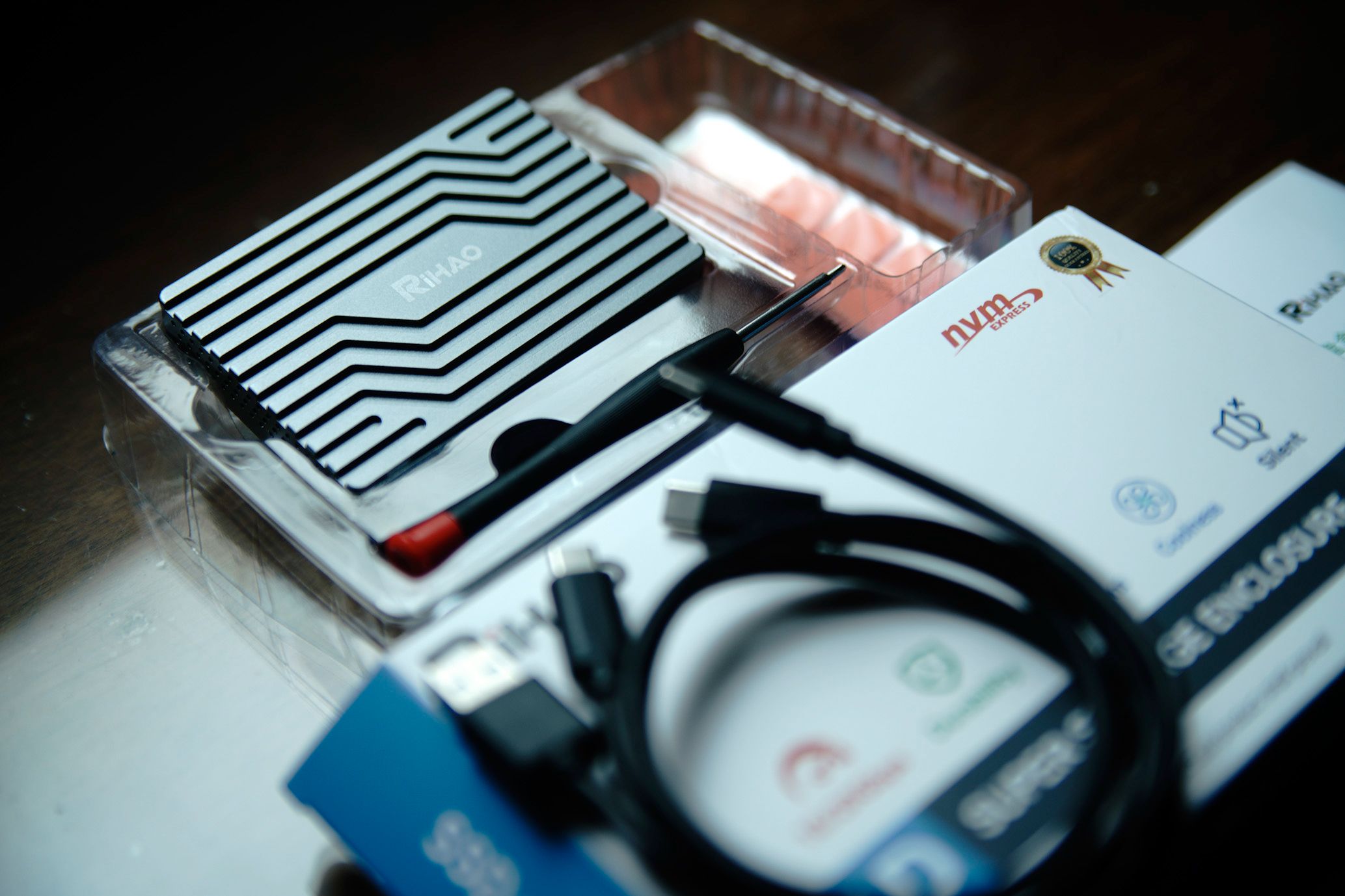 ITGZ/Rihao A20 Pro M.2 SSD 20Gbps 雙槽外接盒