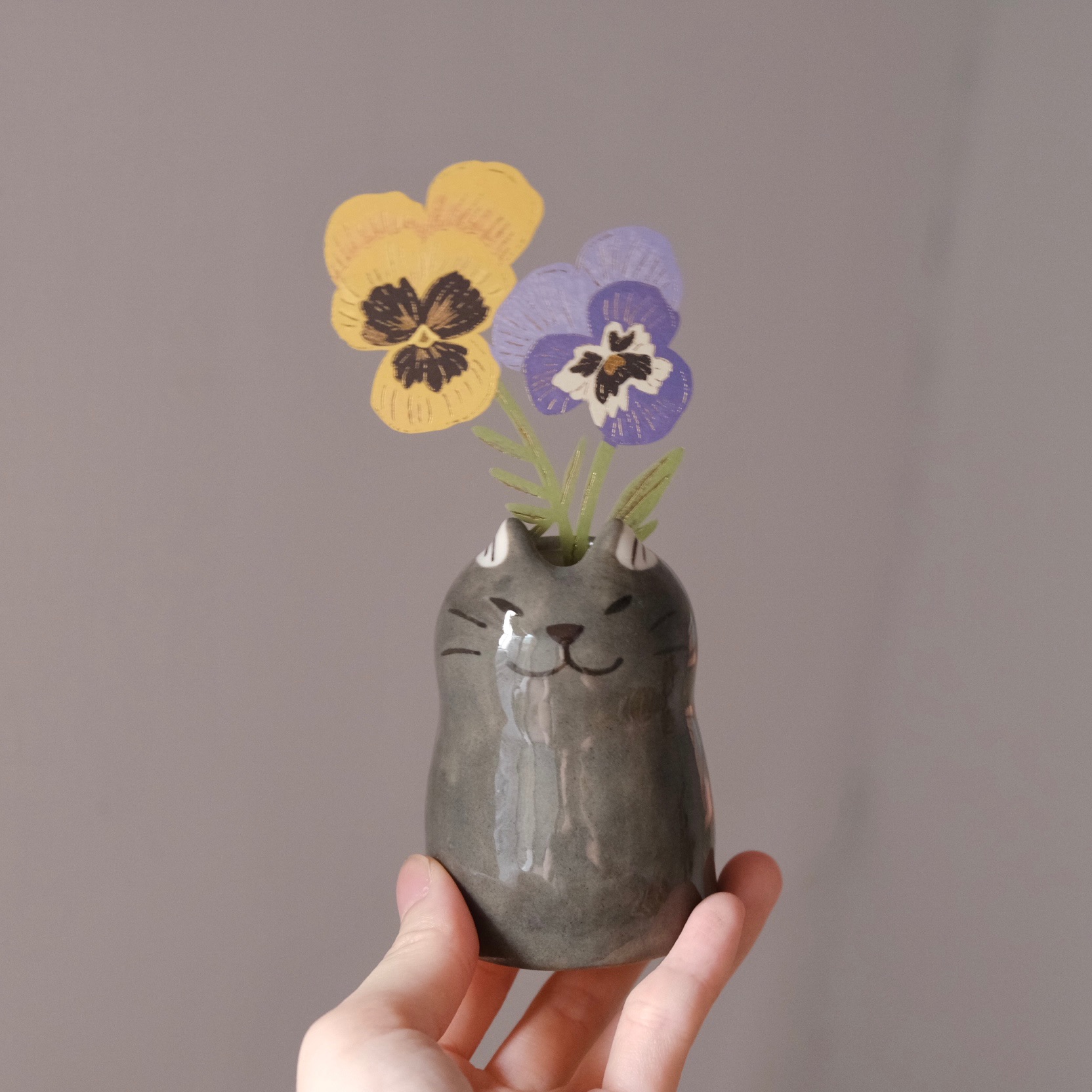 灰貓小花器