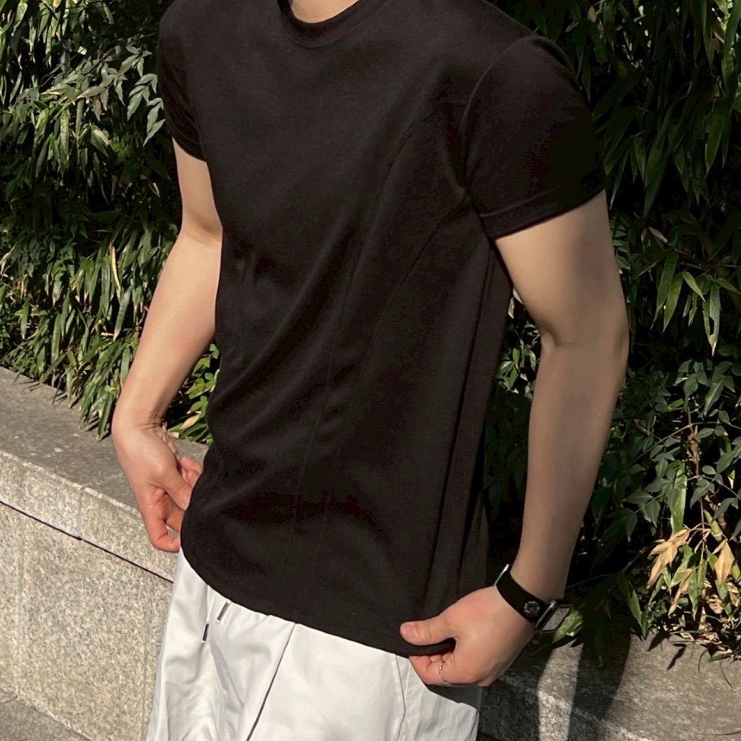雙縫線設計合身T-shirt