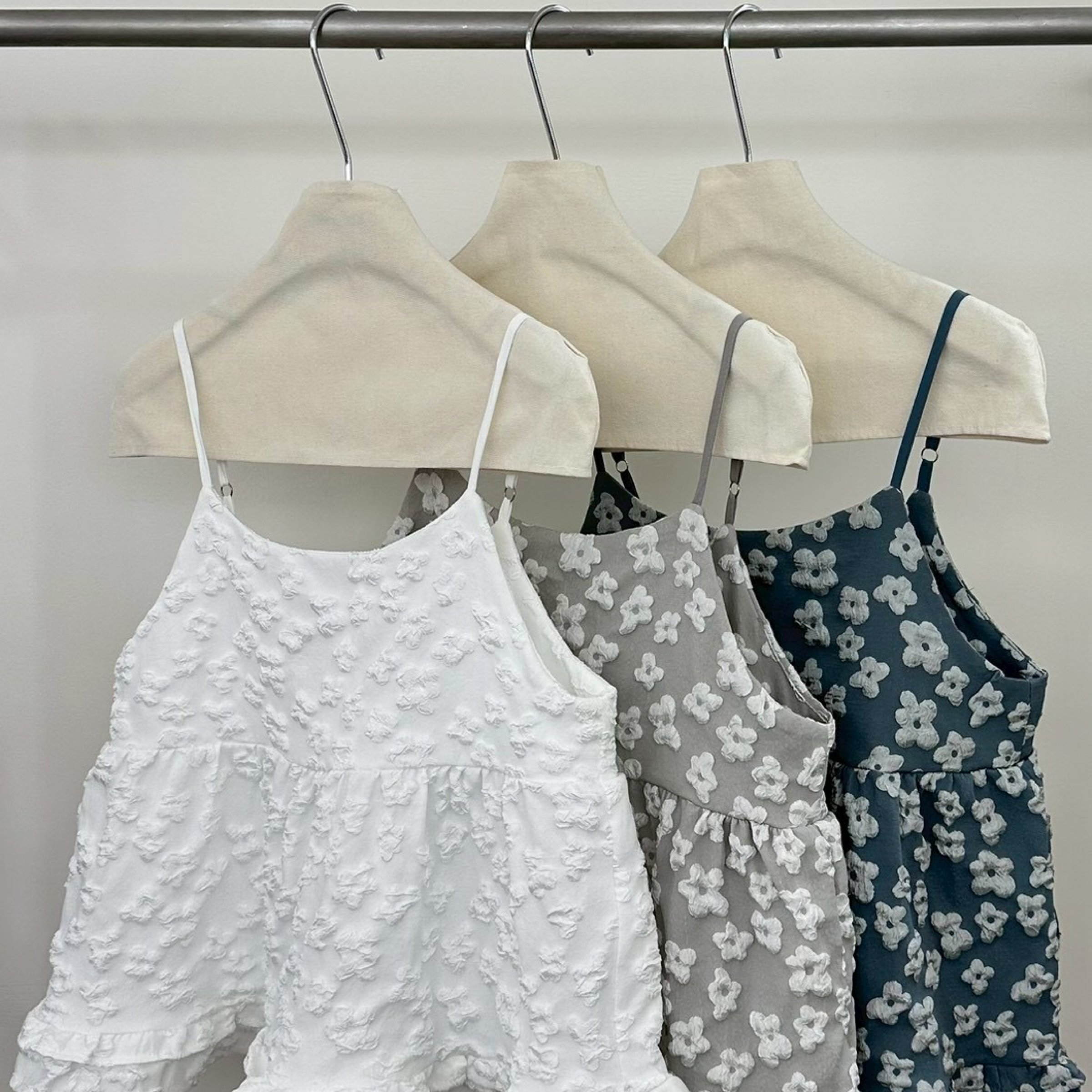 ✦立體刺繡花朵背心