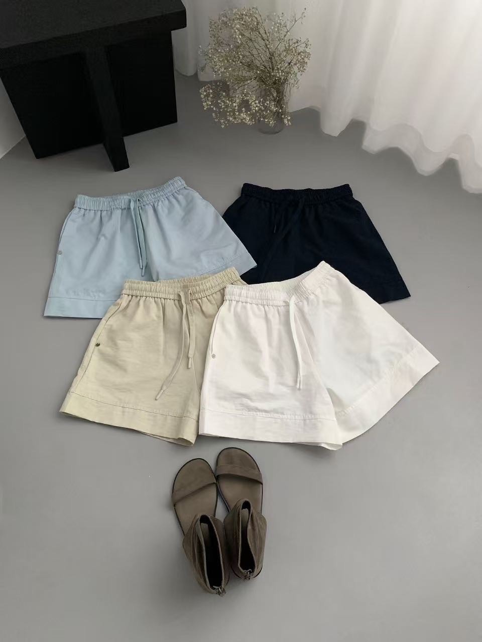小圓標鬆緊短褲