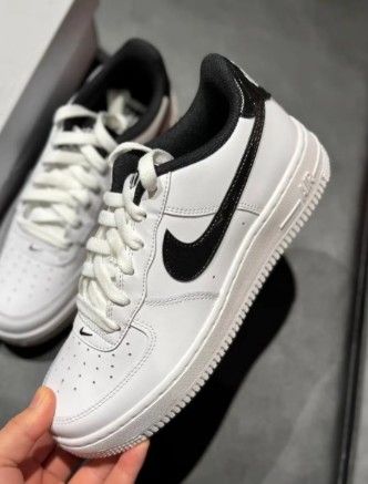 NIKE-經典白黑勾