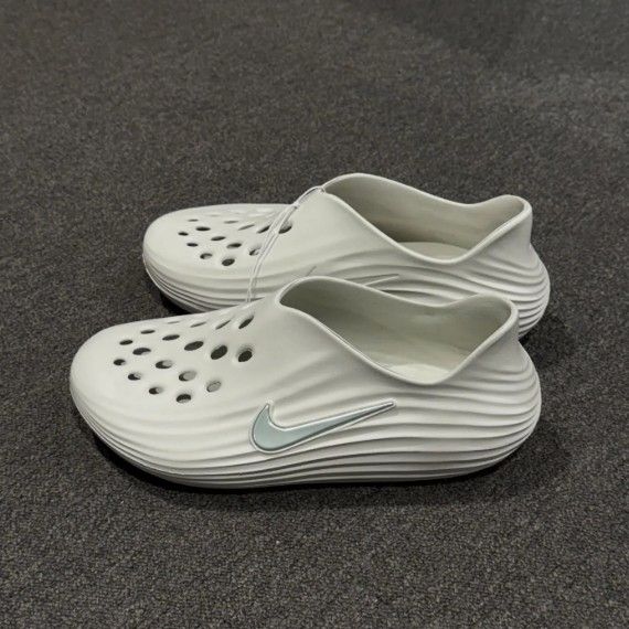 NIKE洞洞鞋-米白