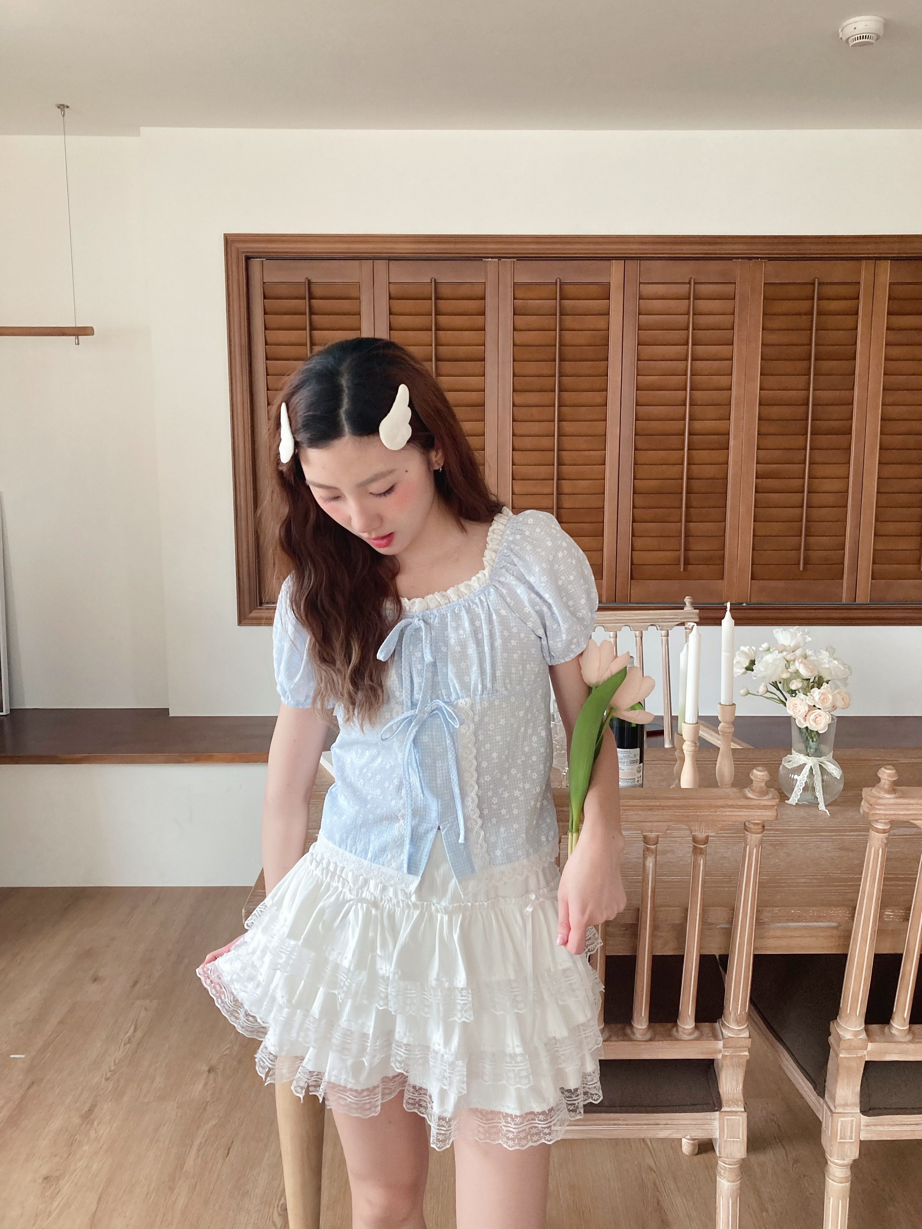 J03 小花拼接蕾絲公主袖上衣✿