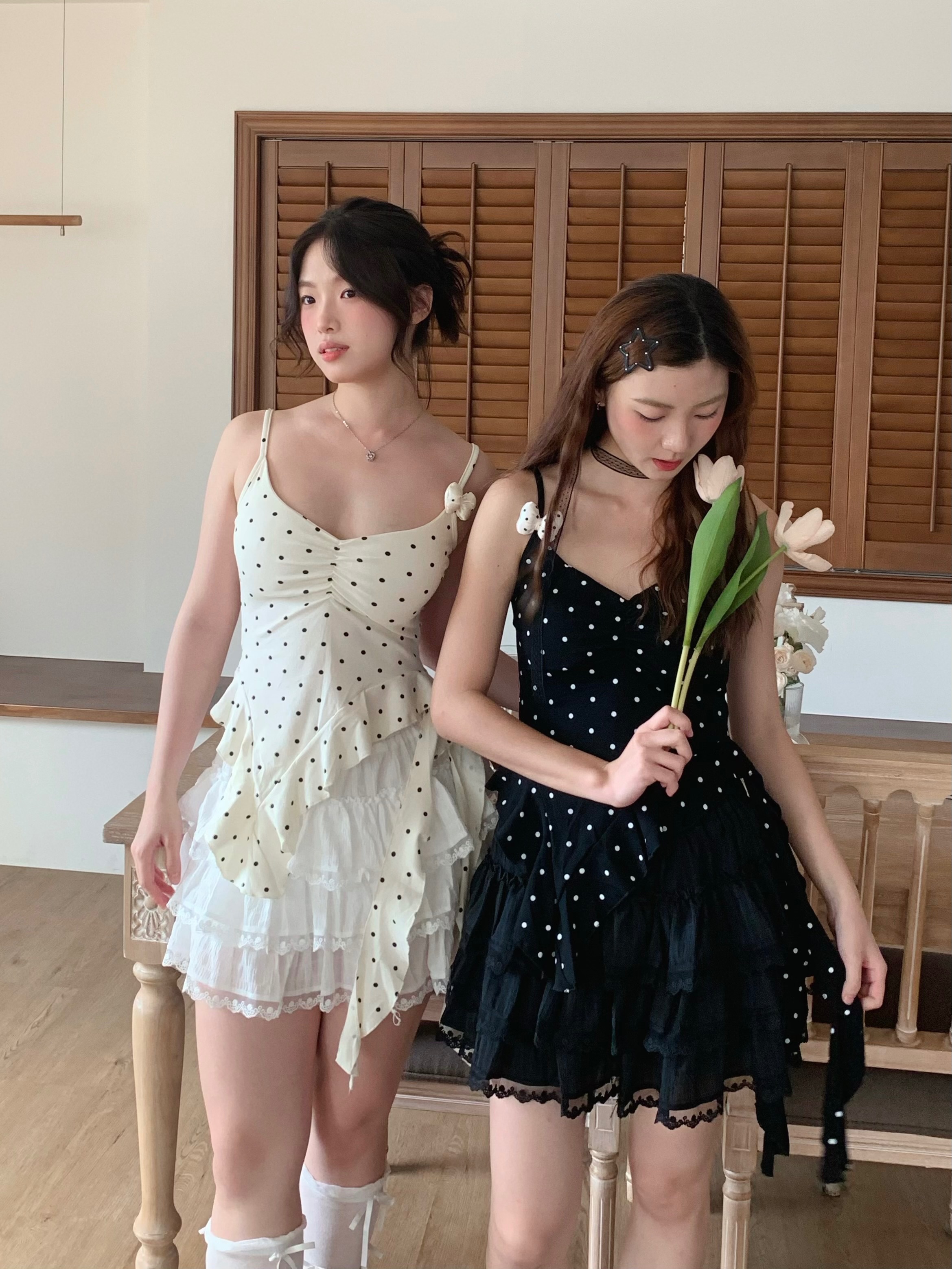 J24 波點蝴蝶結飄帶上衣🌼（帶胸墊）