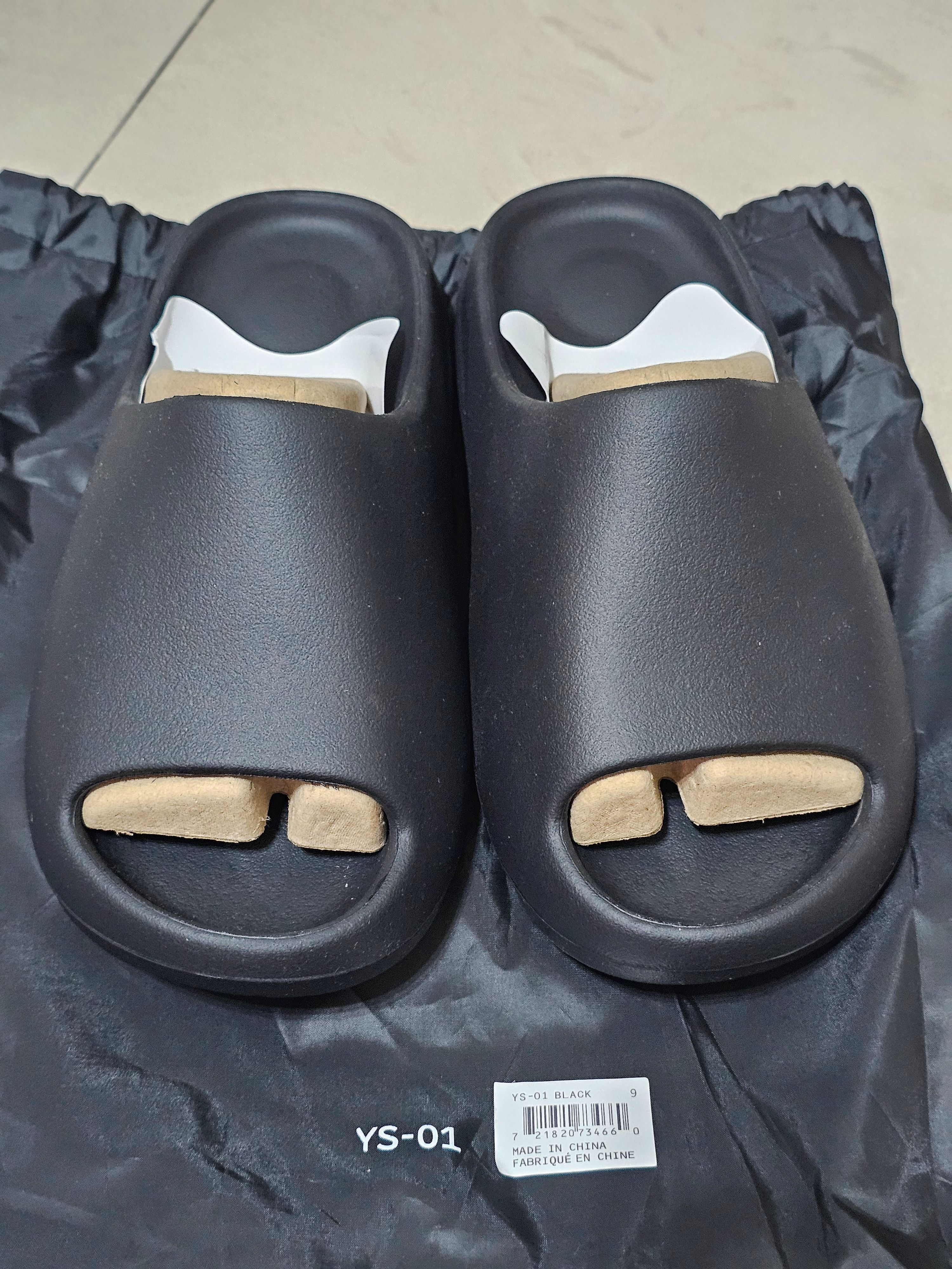 Yeezy Slide YS-01