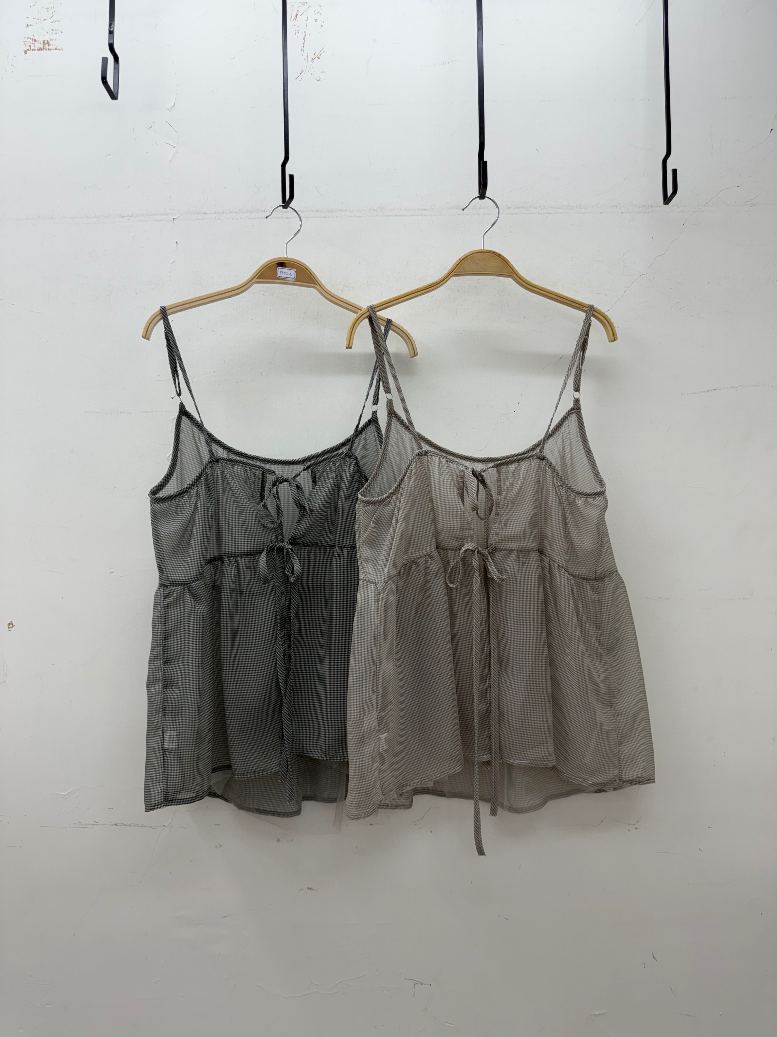 #8550 雙面穿雙綁帶格子紗背心（2色）