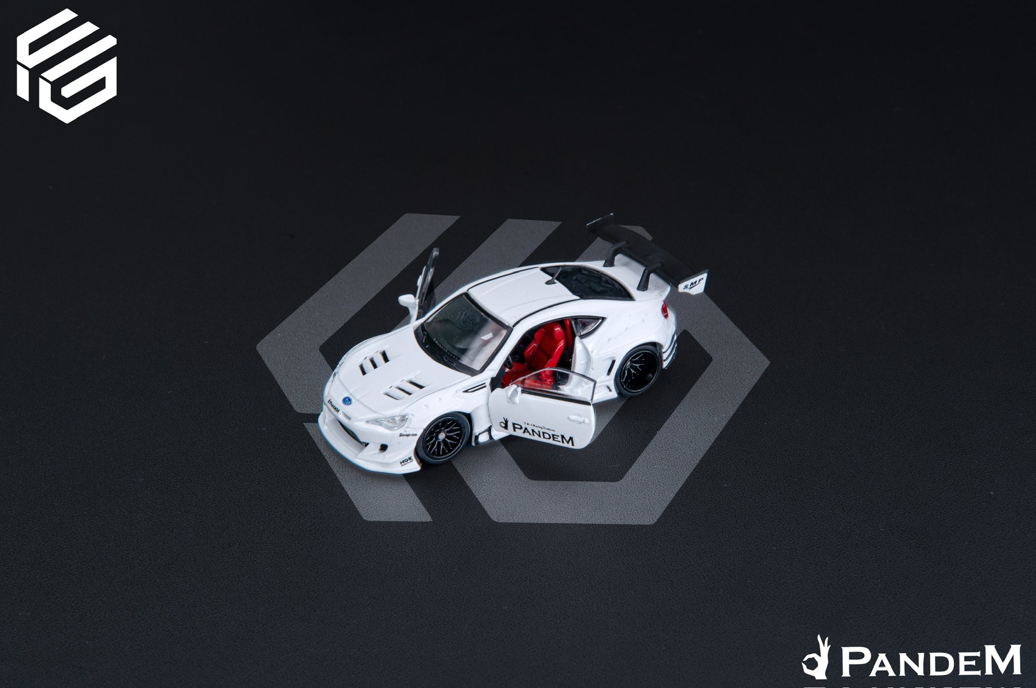 FG 1/64 Pandem 改裝 Subaru BRZ合金車身 全開結構