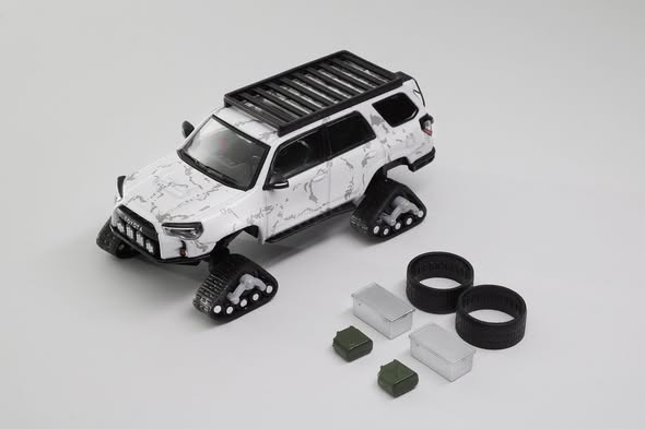 GCD 1:64 Toyota Superb Heavy Duty Modified Snowmobile 雪地改裝版