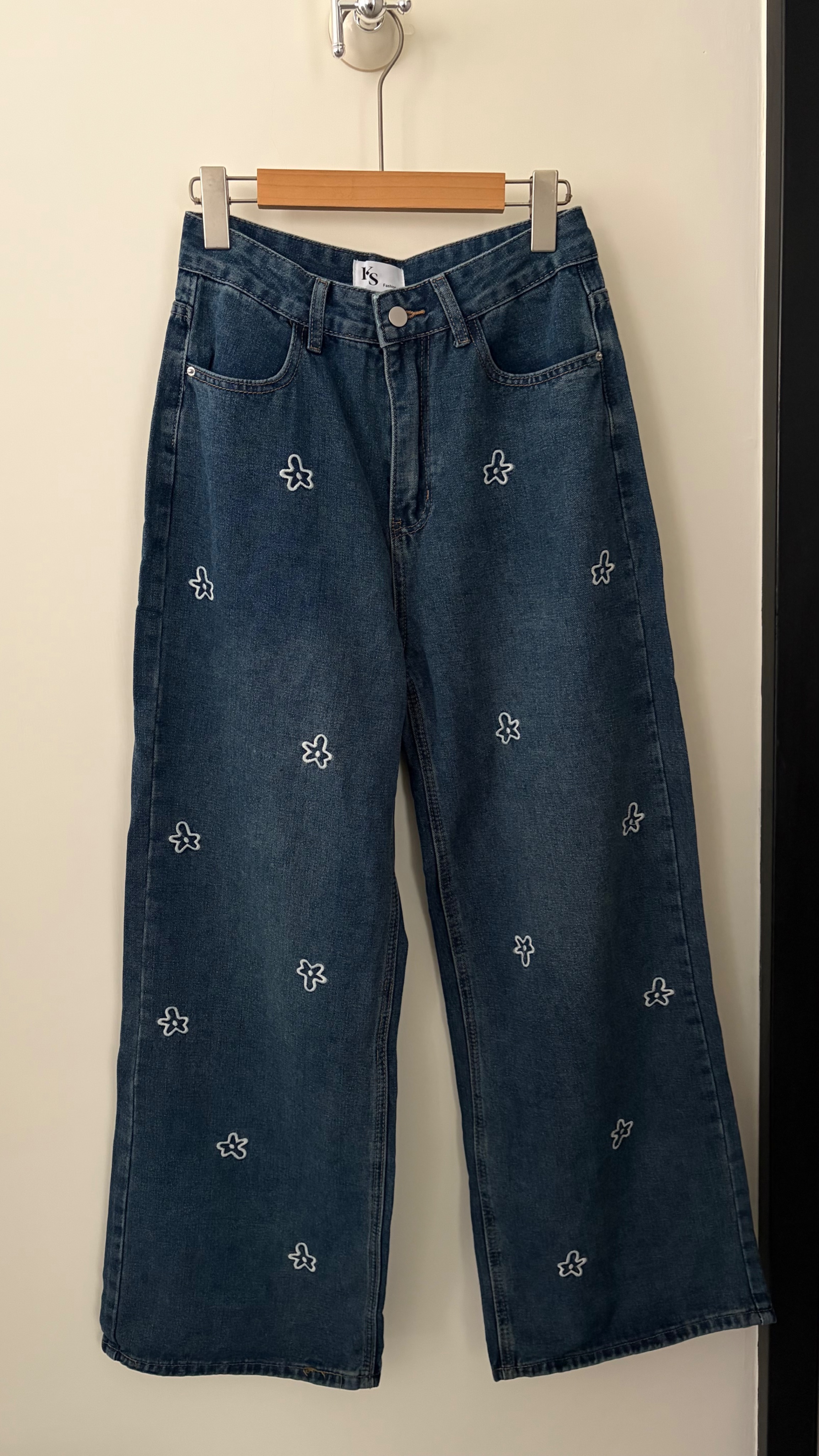 刺繡花花直筒牛仔褲