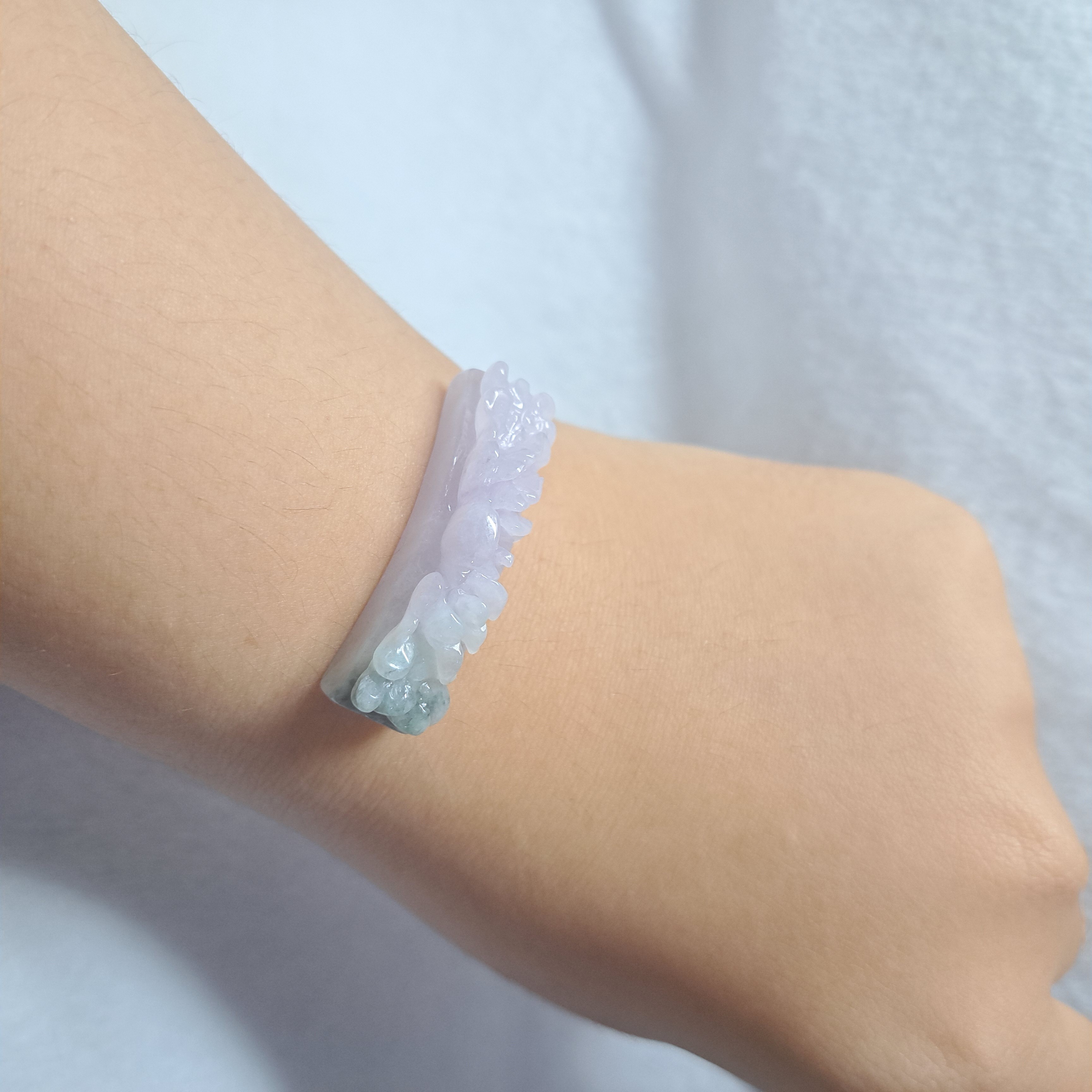 💜💚緬甸天然A貨翡翠。紫底帶綠牡丹手排