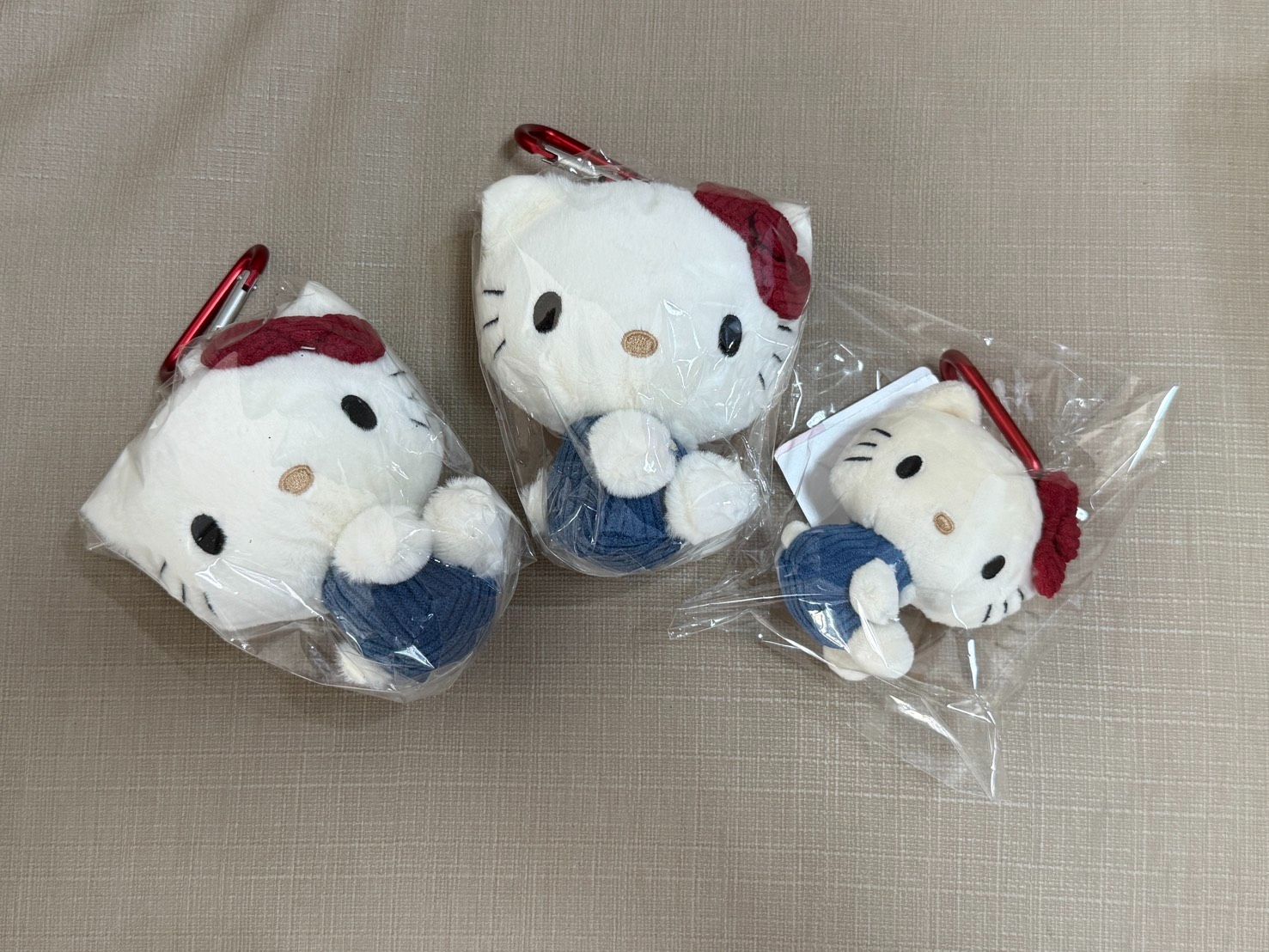 歪頭Hello Kitty（愛心登山扣）