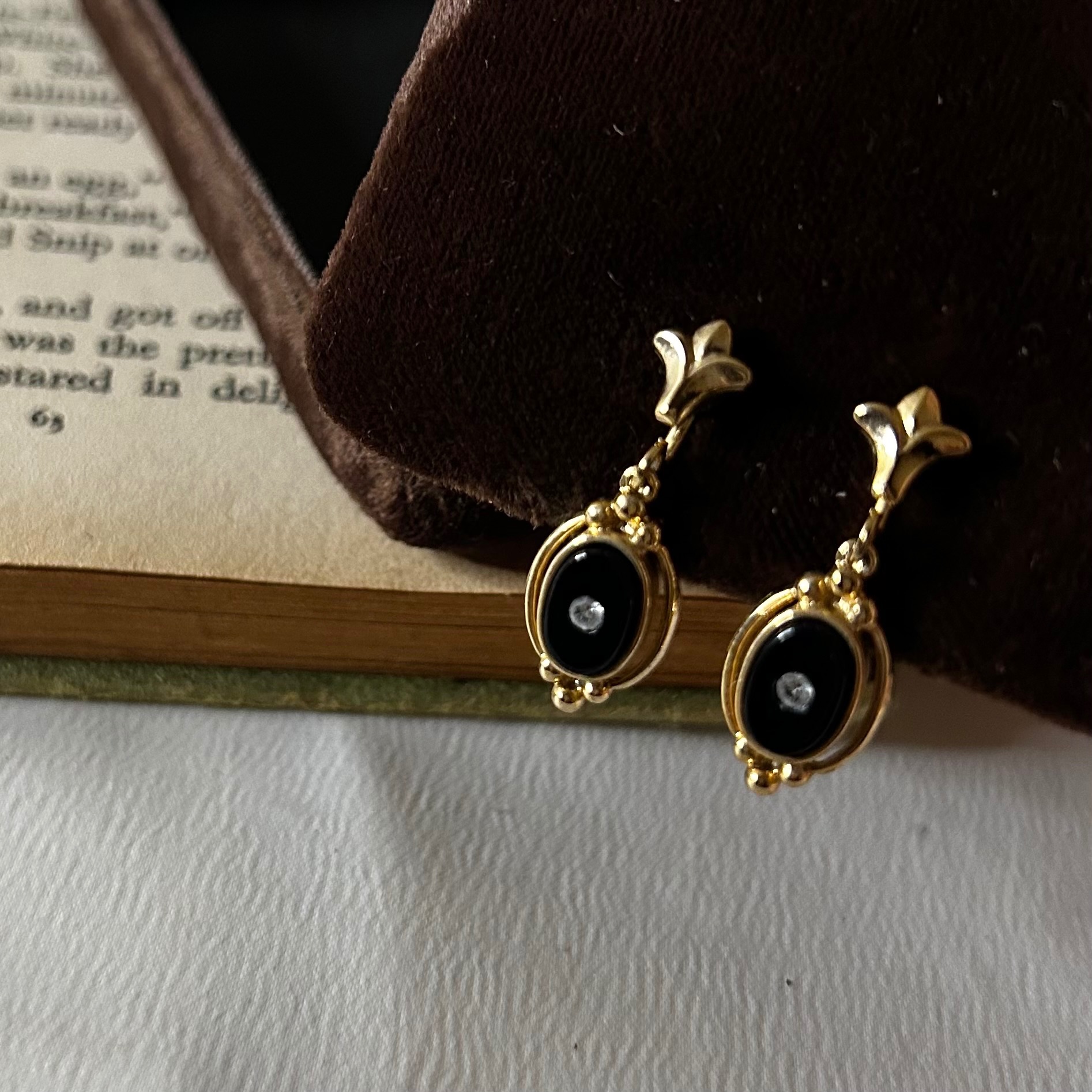 Vintage Avon 1983年 Victorian Collection 黑金 耳夾