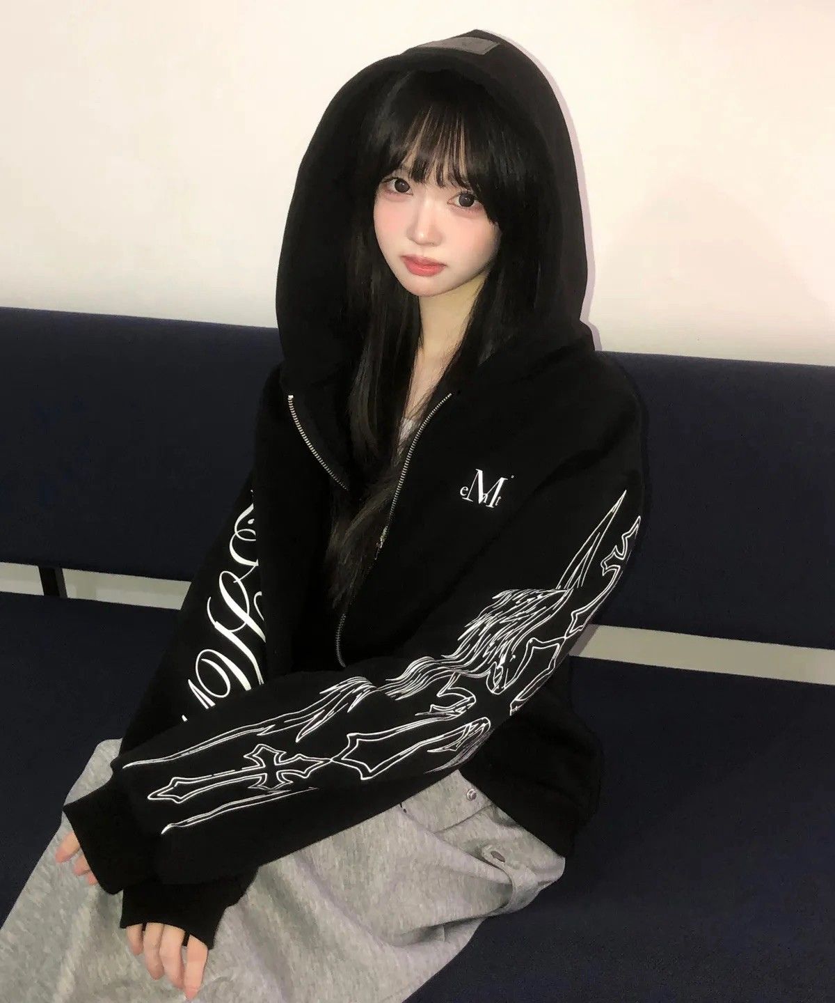 （預購） Mucent 黑天使連帽外套