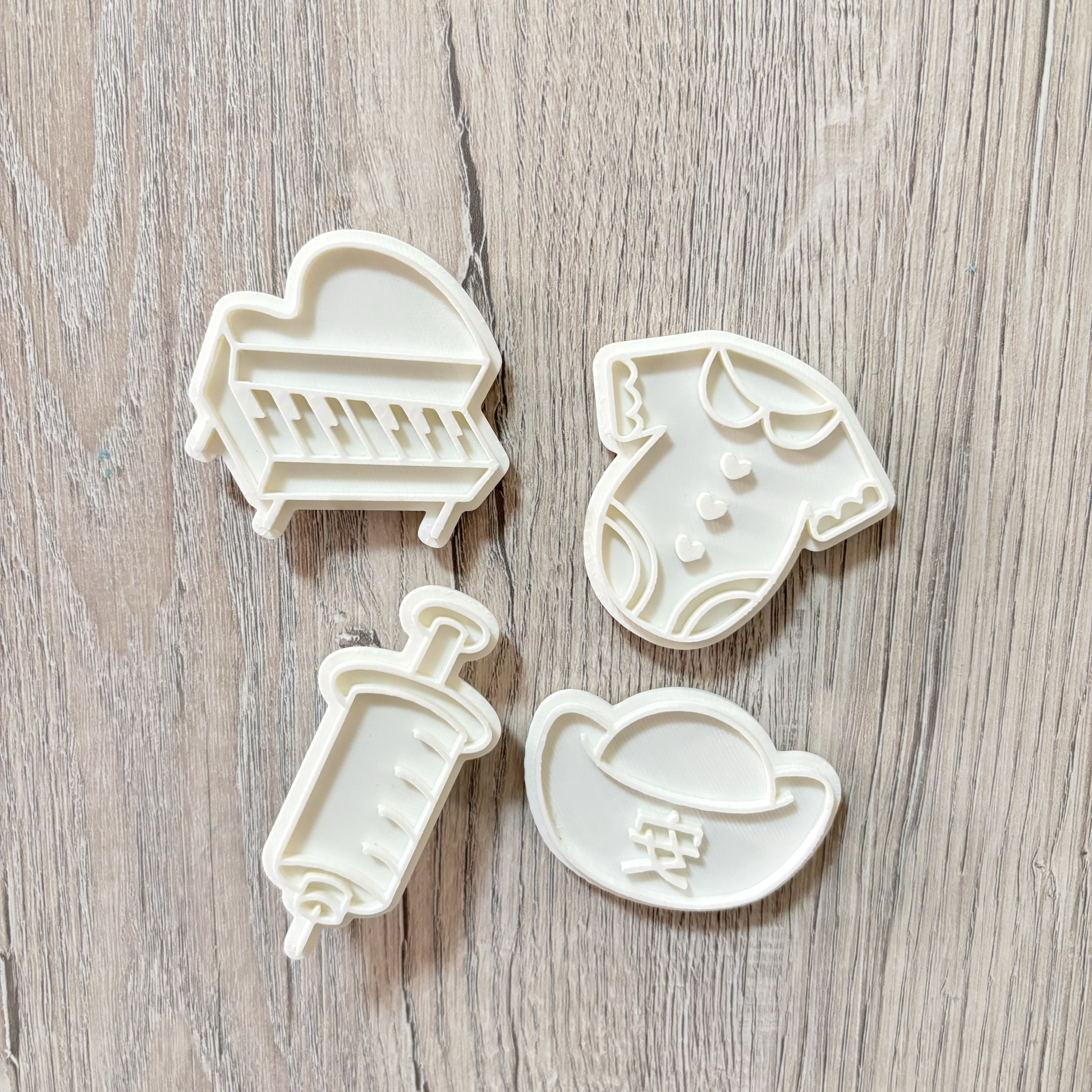 ⭐️星星相印📣滿額贈模具‼️餅乾模具/抓週/彌月/週歲/收涎/抓周餅乾模具/彌月餅乾/鋼琴.包屁衣.針筒.金元寶/3D