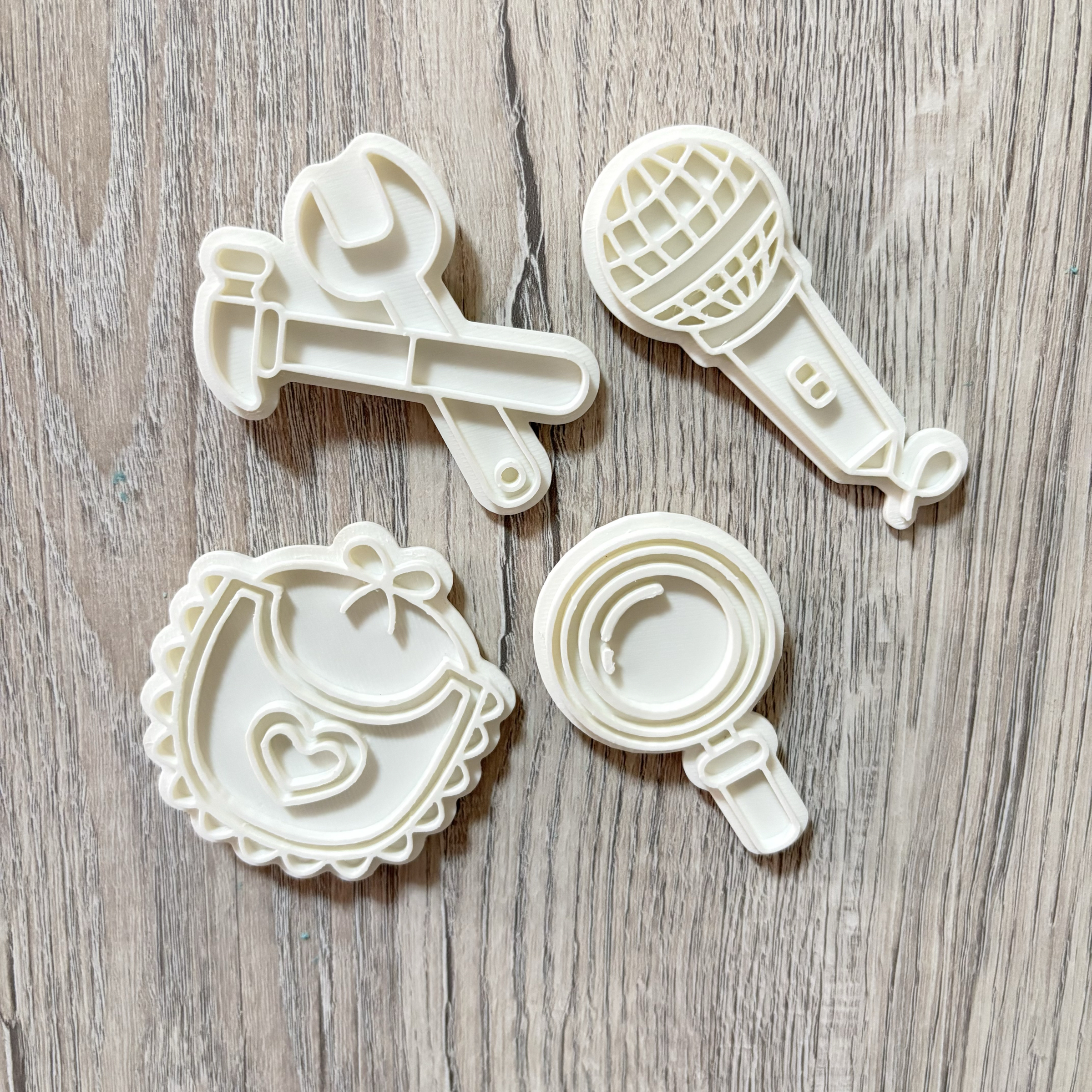 ⭐️星星相印📣滿額贈模具‼️餅乾模具/抓週/彌月/週歲/收涎/抓周餅乾模具/彌月餅乾/麥克風.圍兜兜.工具.放大鏡/3