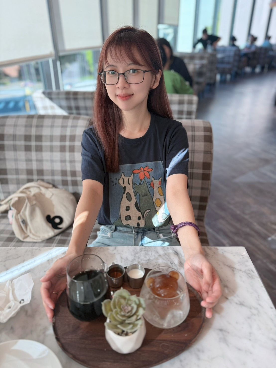 藝術水彩感三隻貓咪背影印花圓領棉T恤短袖上衣