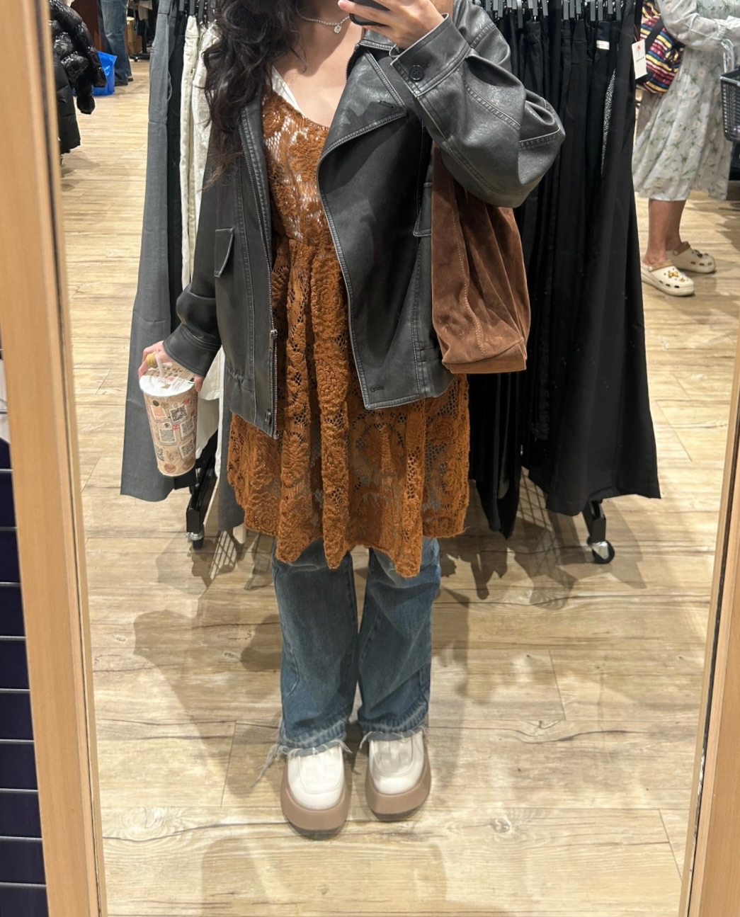 蕾絲外搭裙＆牛仔喇叭褲