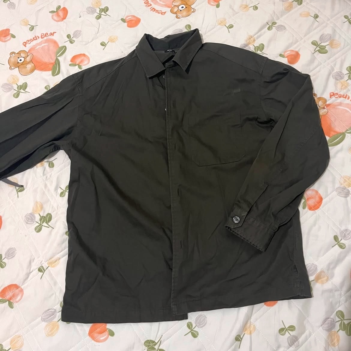 Uniqlo軍綠色襯衫