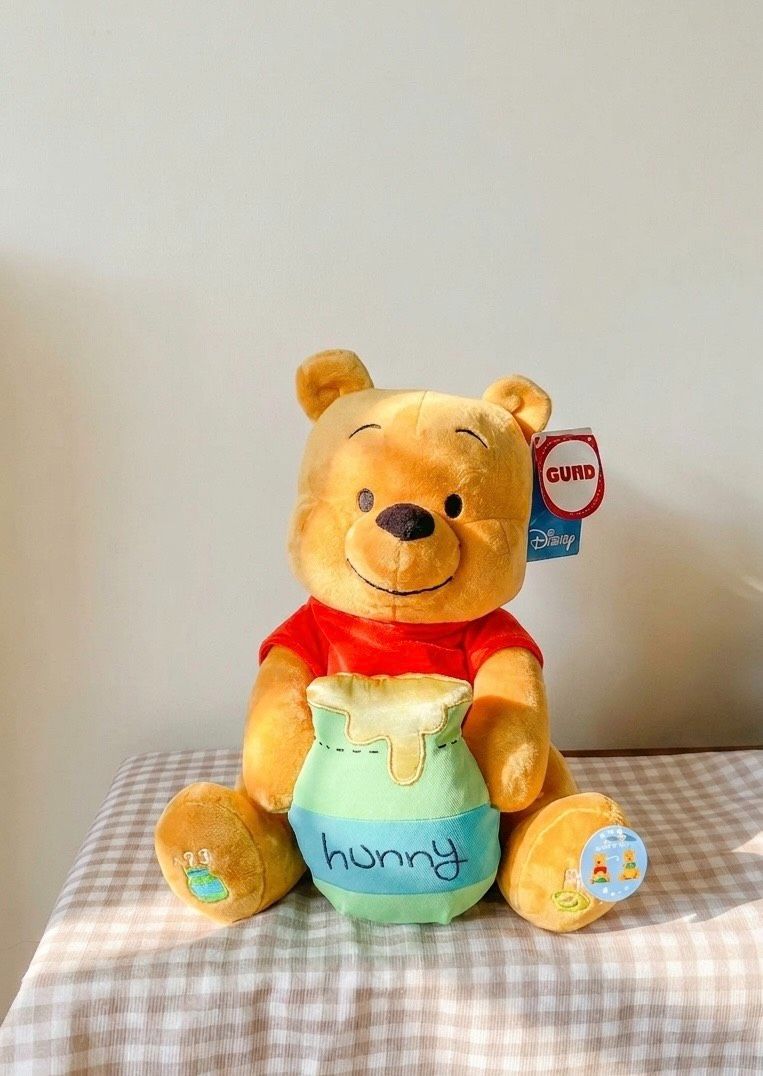 GUND 躲貓貓小熊維尼（手會動、有聲音） （約28公分）