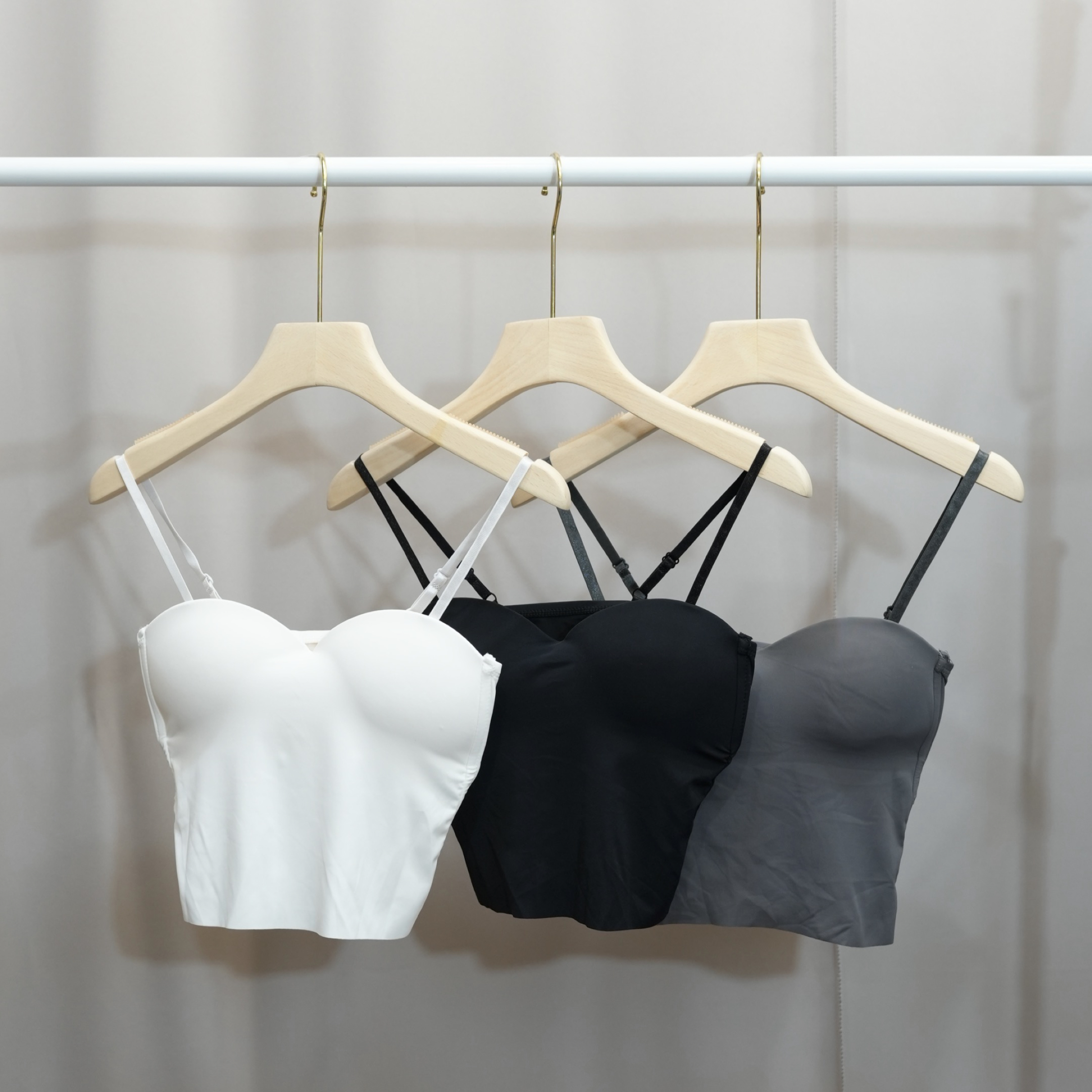 【Mermaid studio】現貨秒出🔥實拍（3色）爆乳Bra top|固定杯 可調肩帶 集中托高 無痕親膚1382