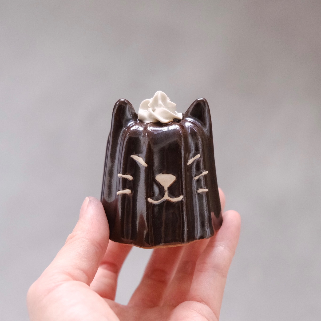 Yycat 奶油喵喵可麗露 表情有瑕
