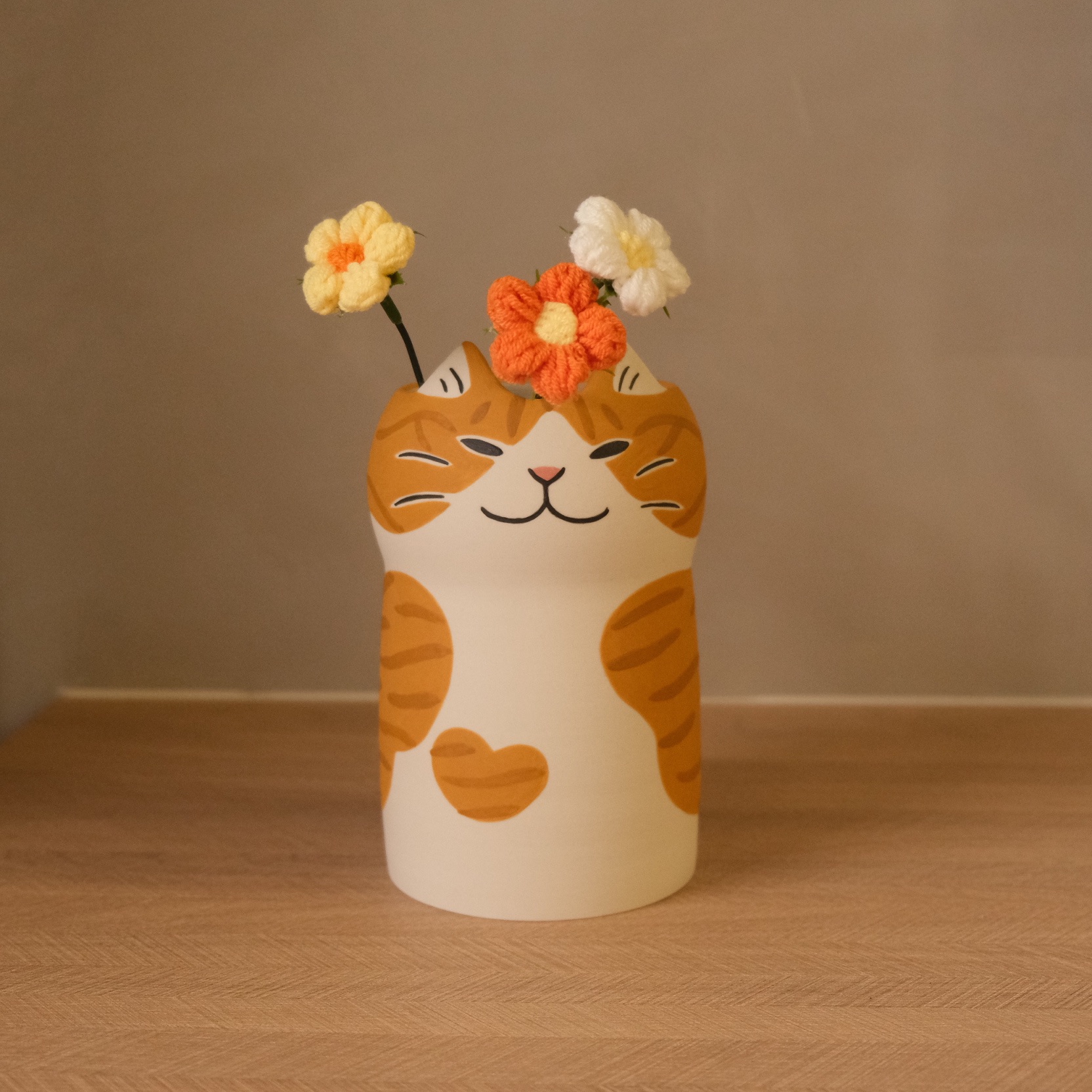 Yycat 橘白貓花器1 無釉霧面質感