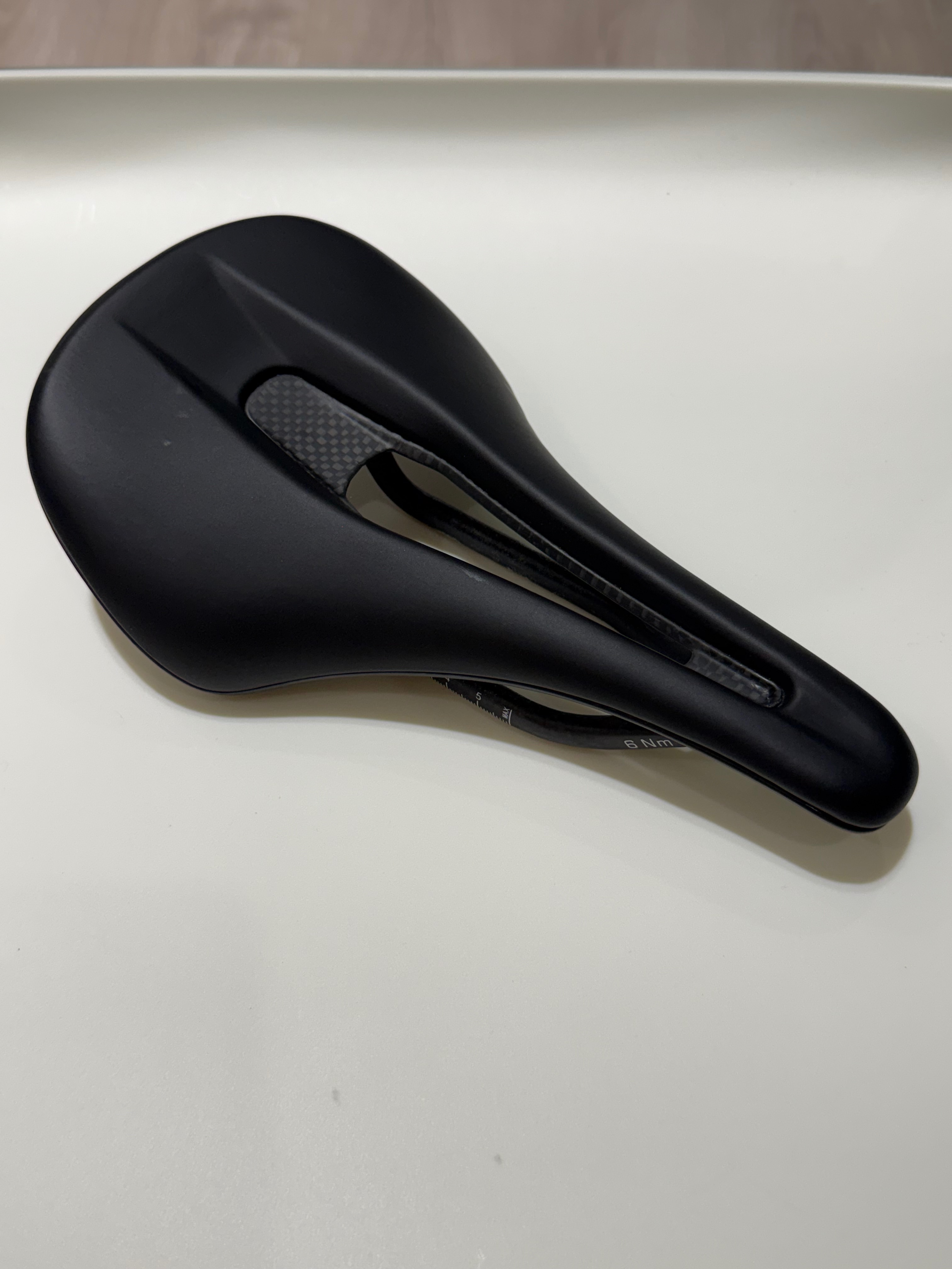 TNI Ergonox碳纖座墊 （Cadex AMP可參考）